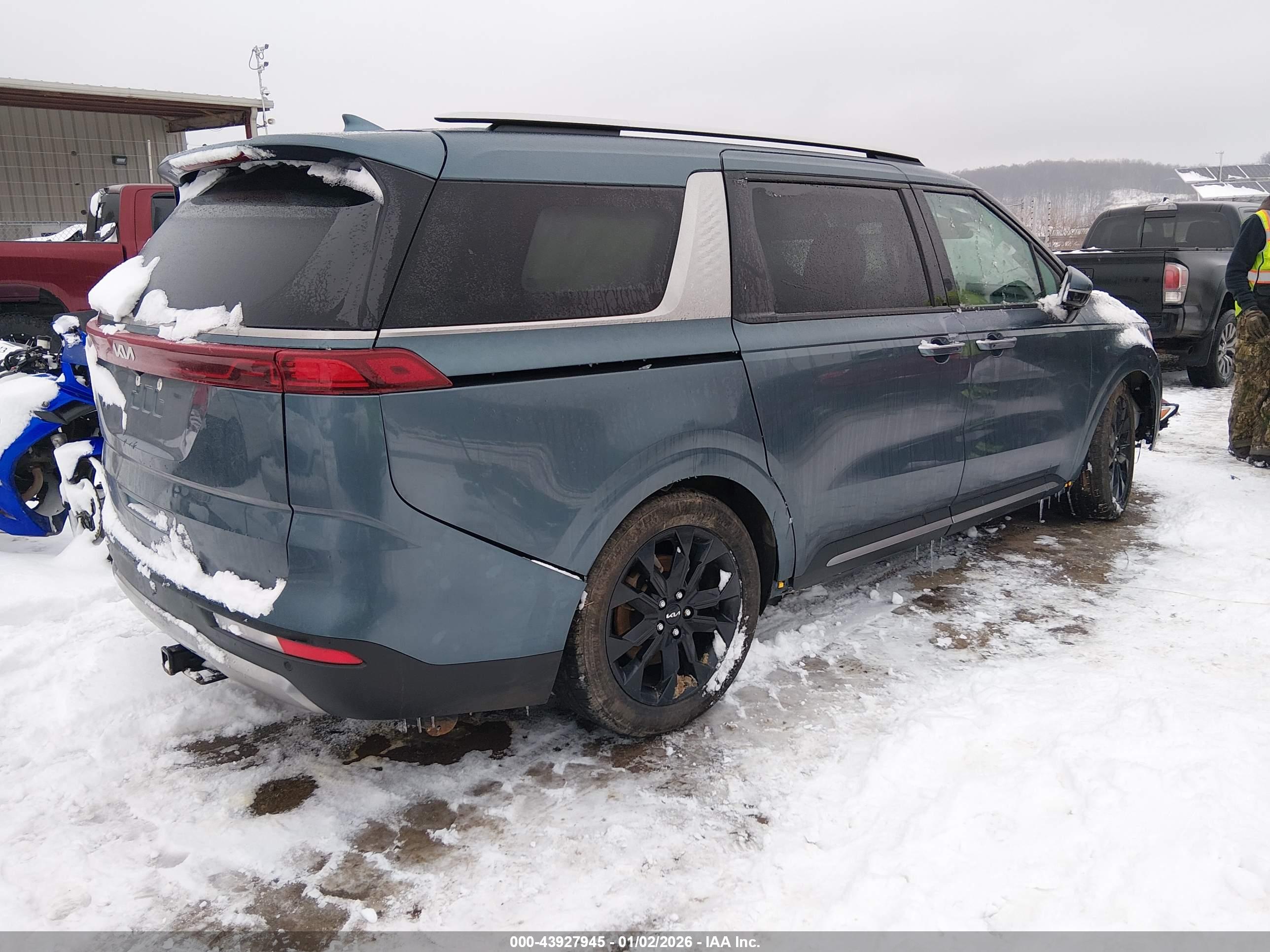 KIA CARNIVAL image 4