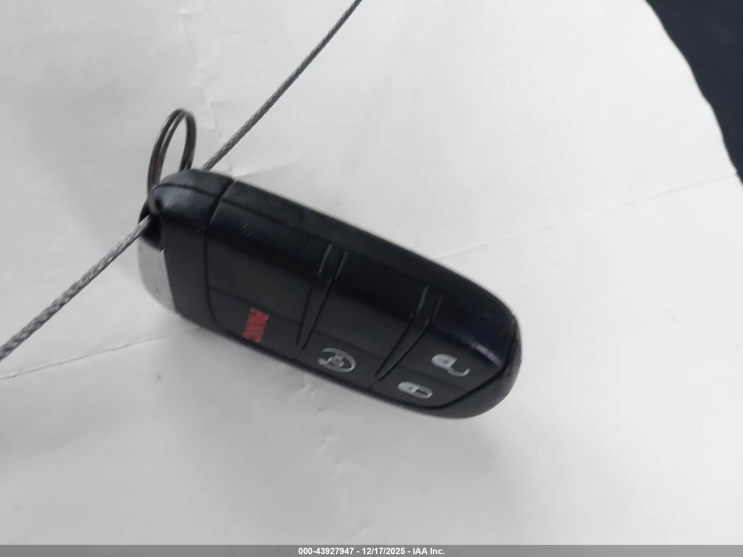 JEEP RENEGADE image 11