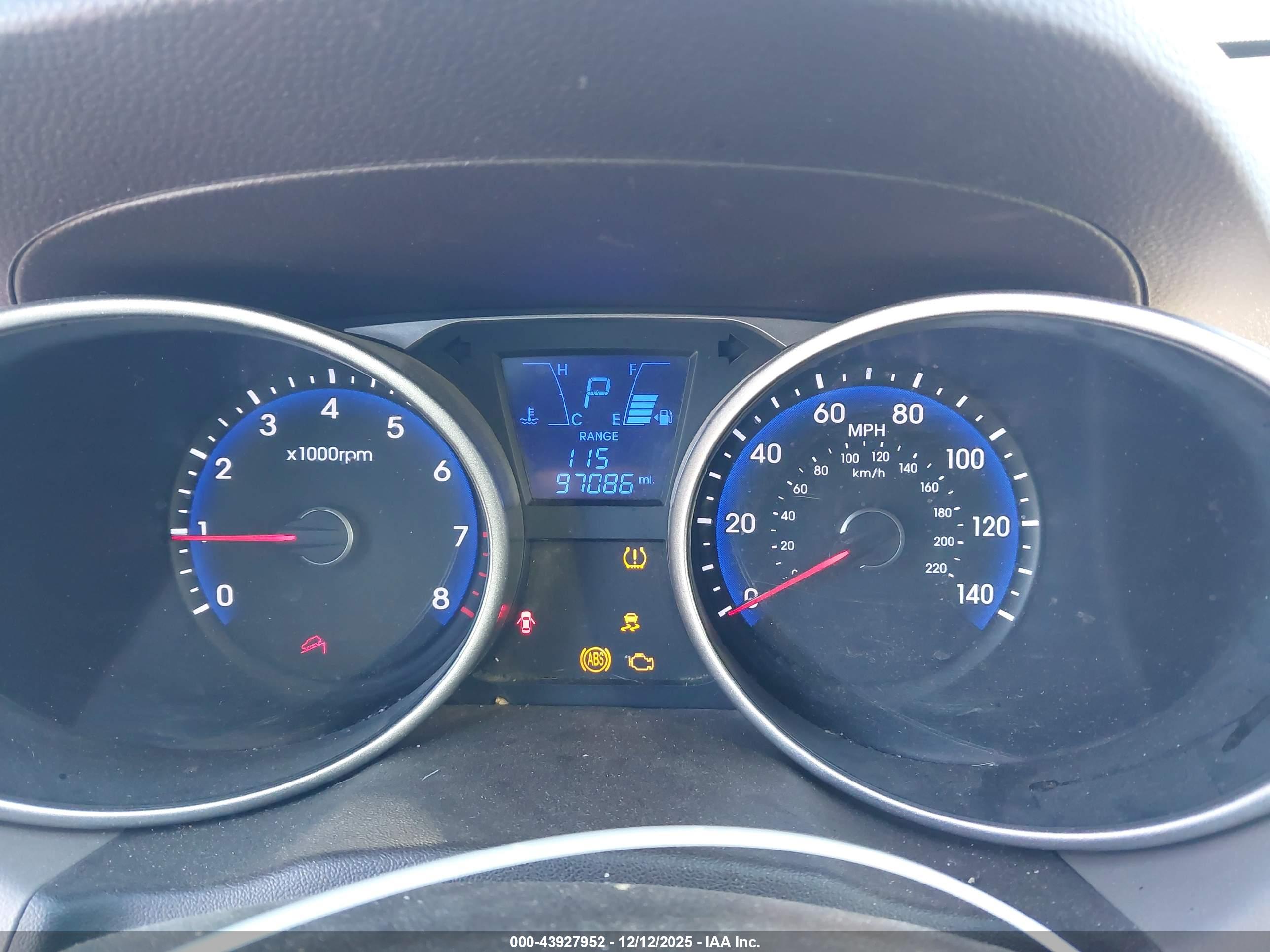 HYUNDAI TUCSON image 7