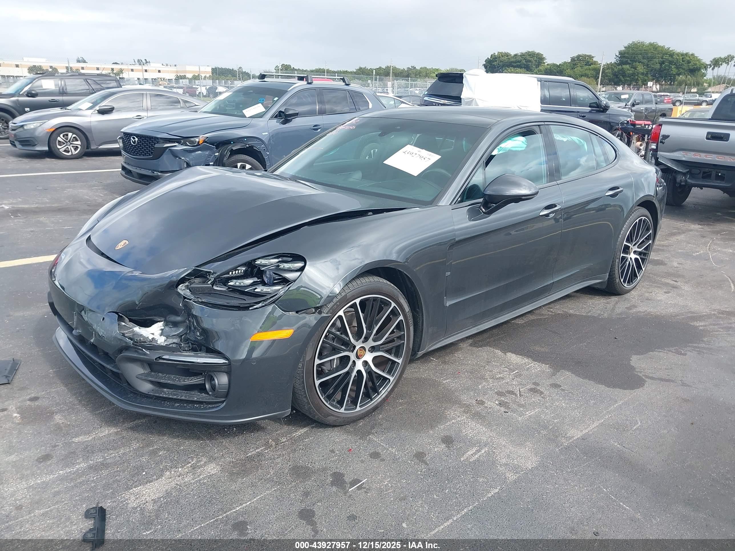 PORSCHE PANAMERA image 2