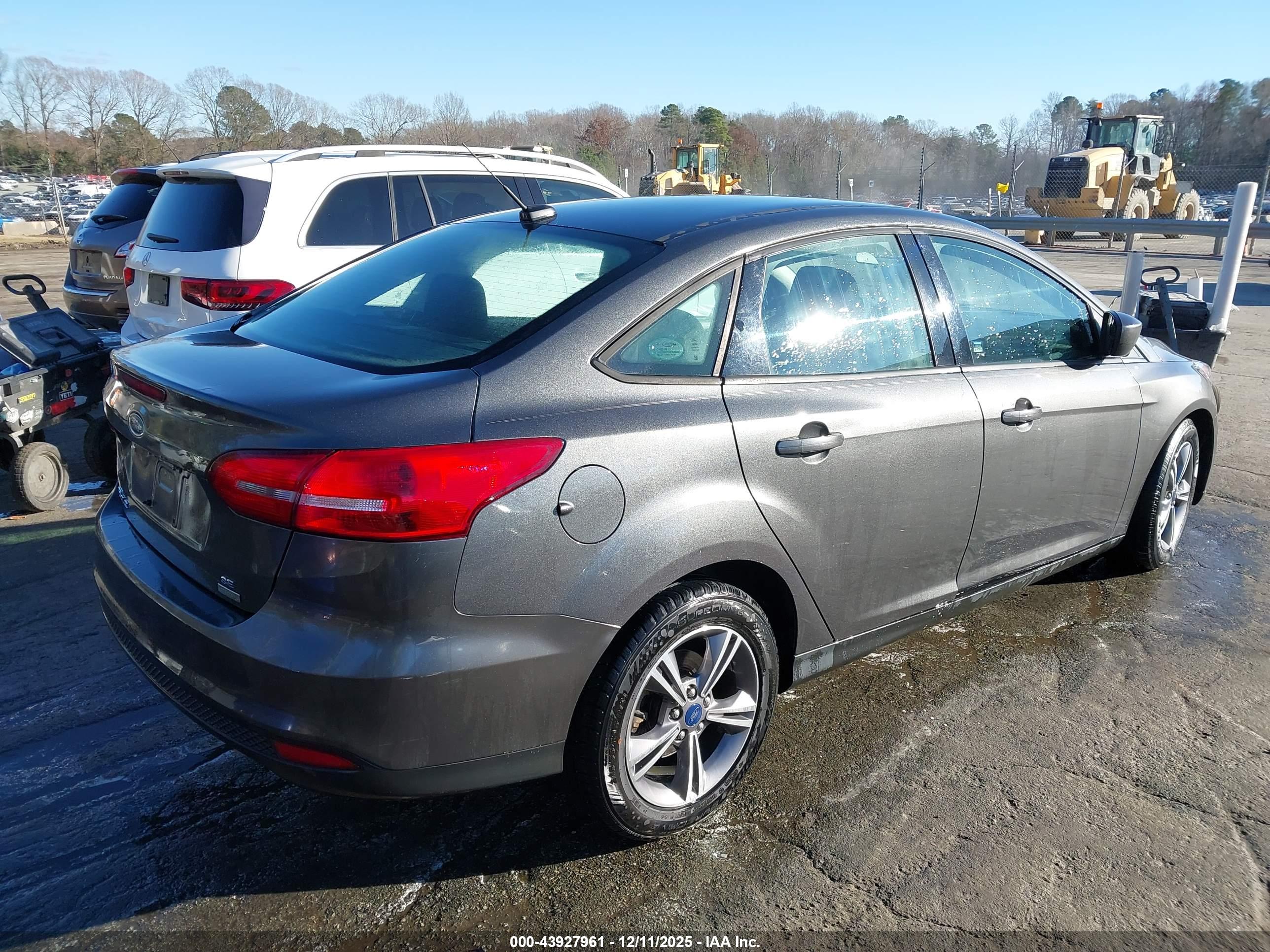 FORD FOCUS image 4