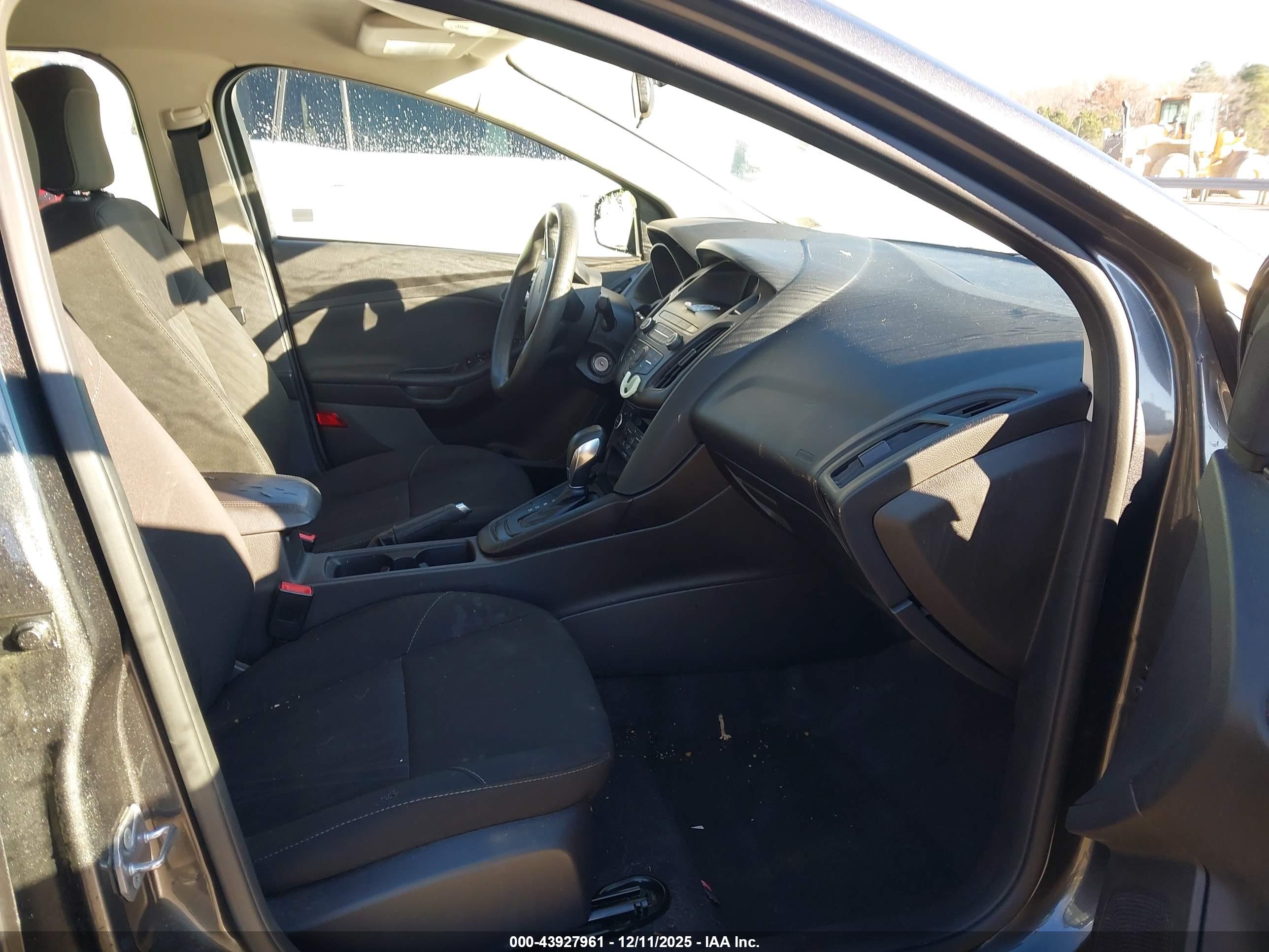 FORD FOCUS image 5