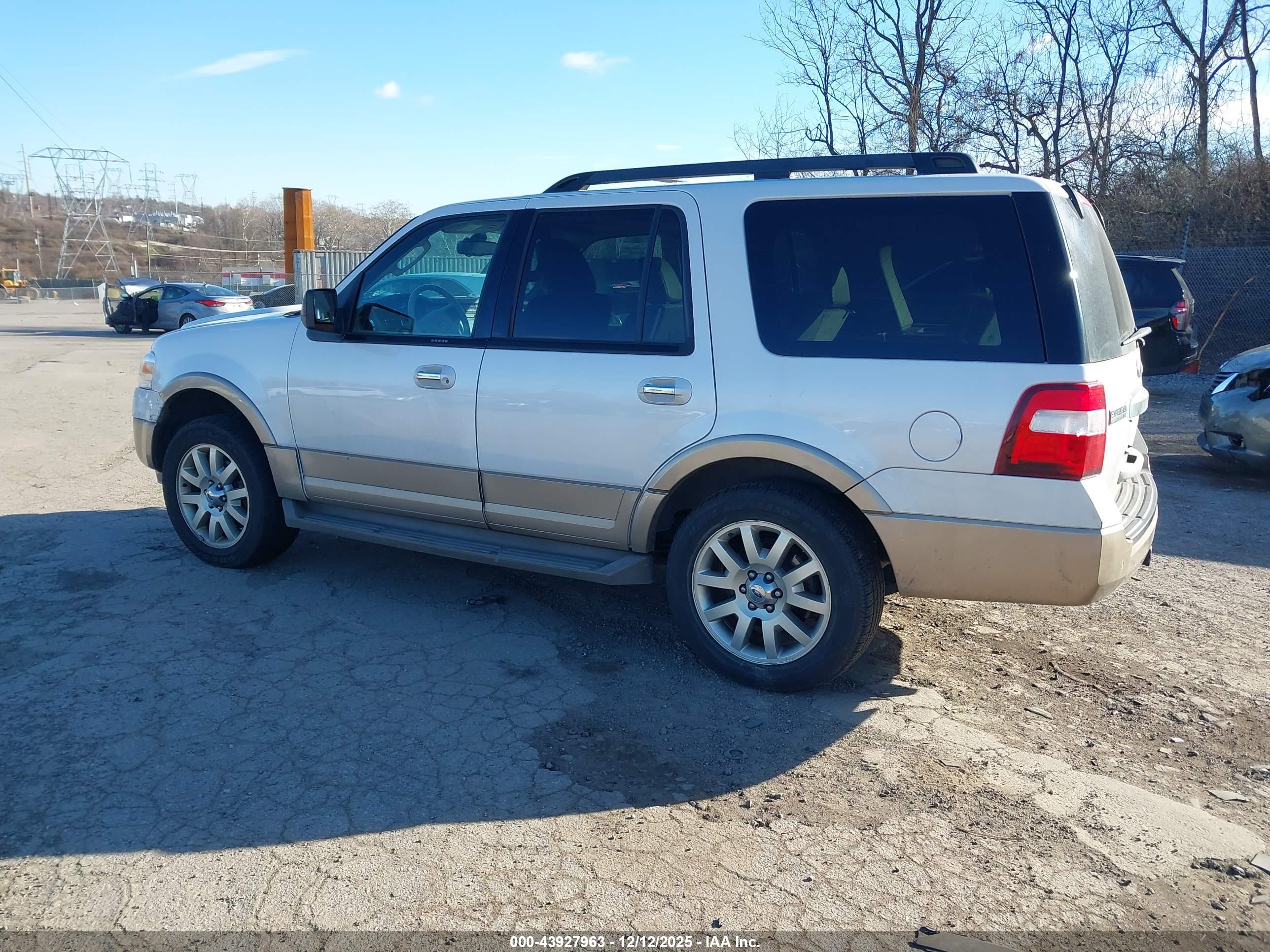 FORD EXPEDITION image 3