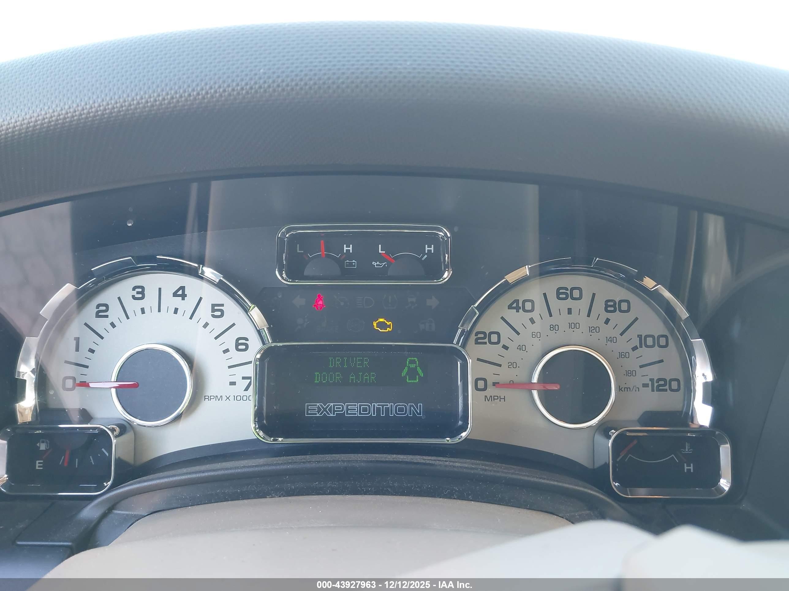 FORD EXPEDITION image 7