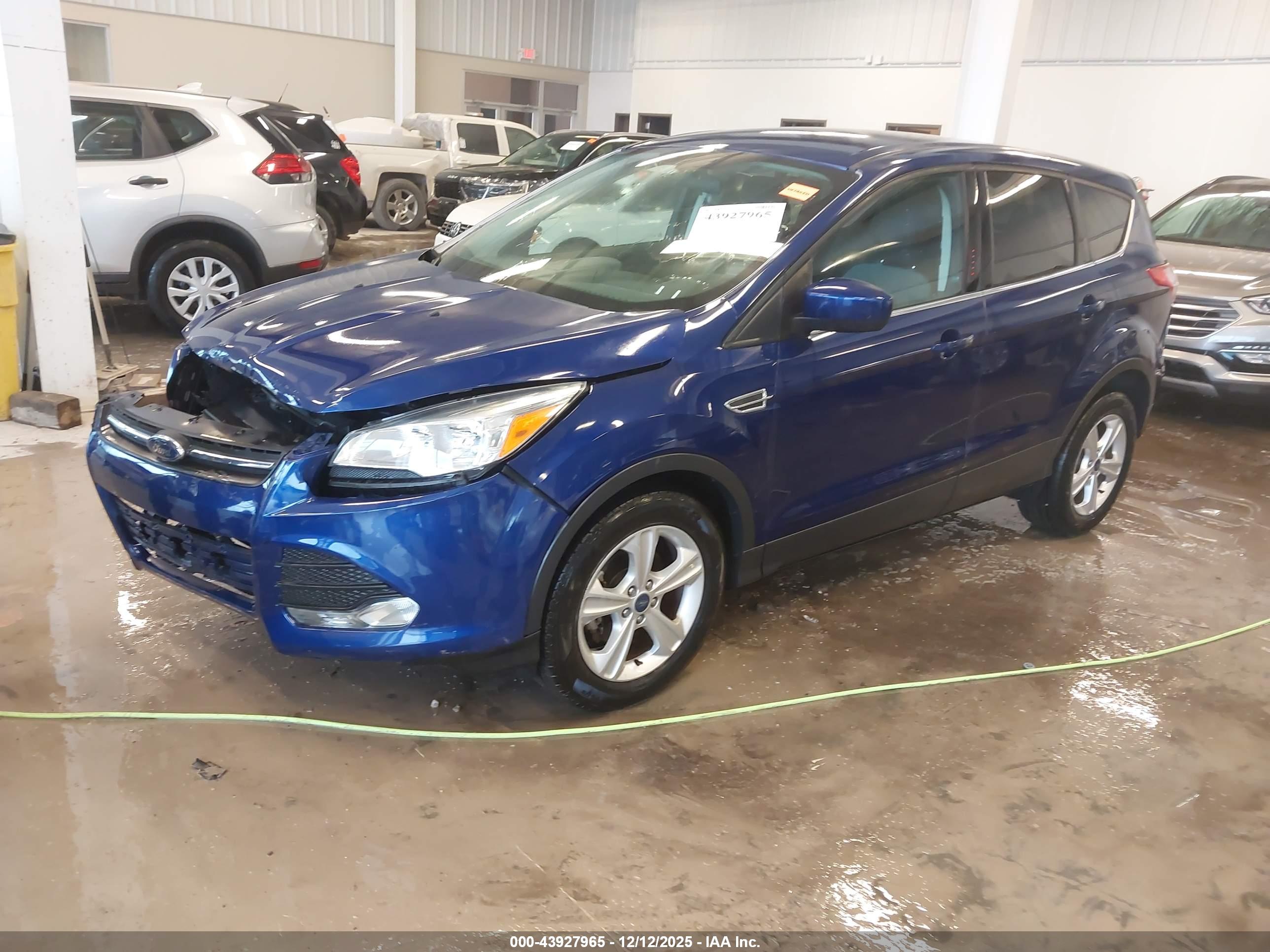 FORD ESCAPE image 2