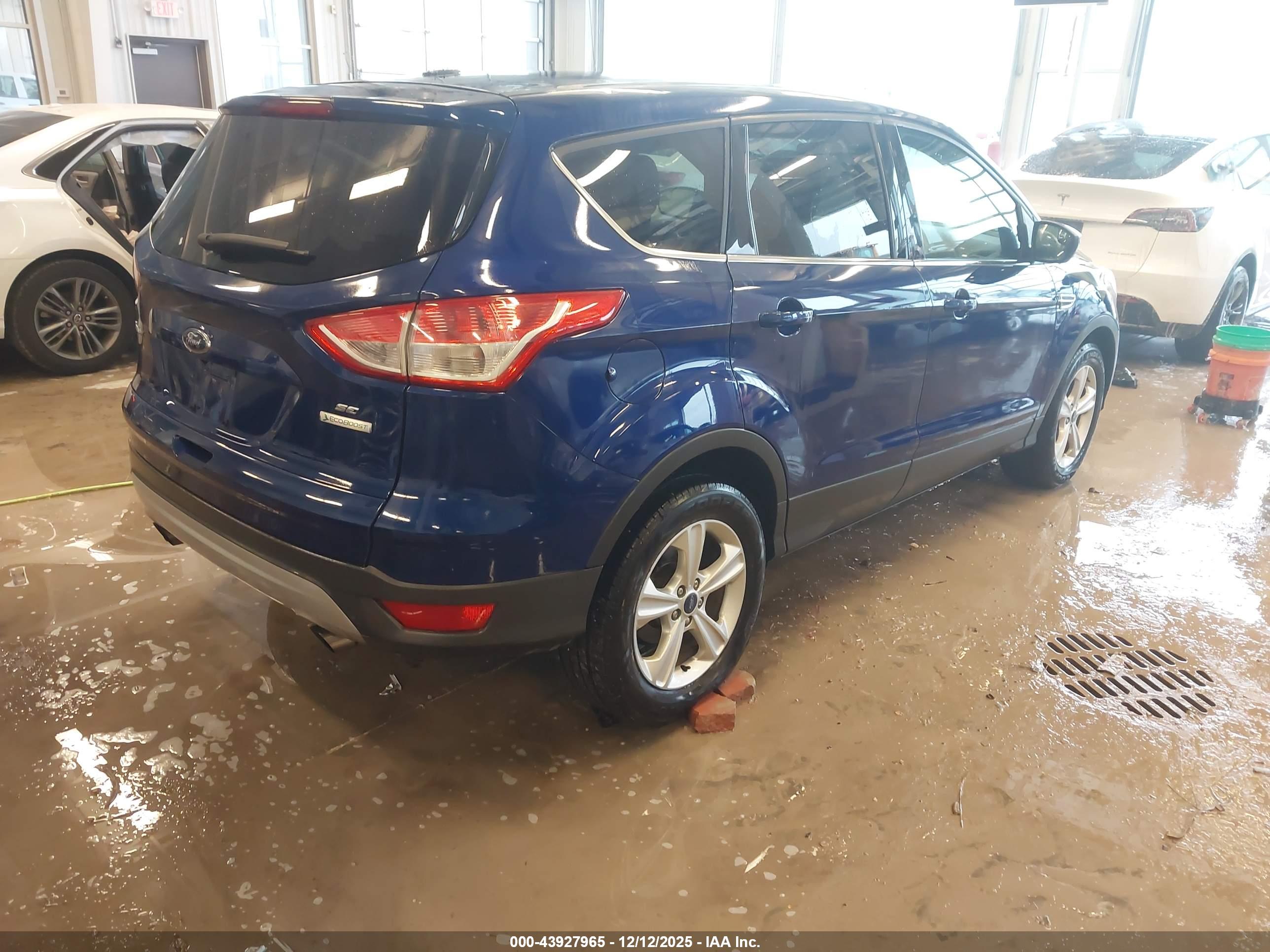FORD ESCAPE image 4