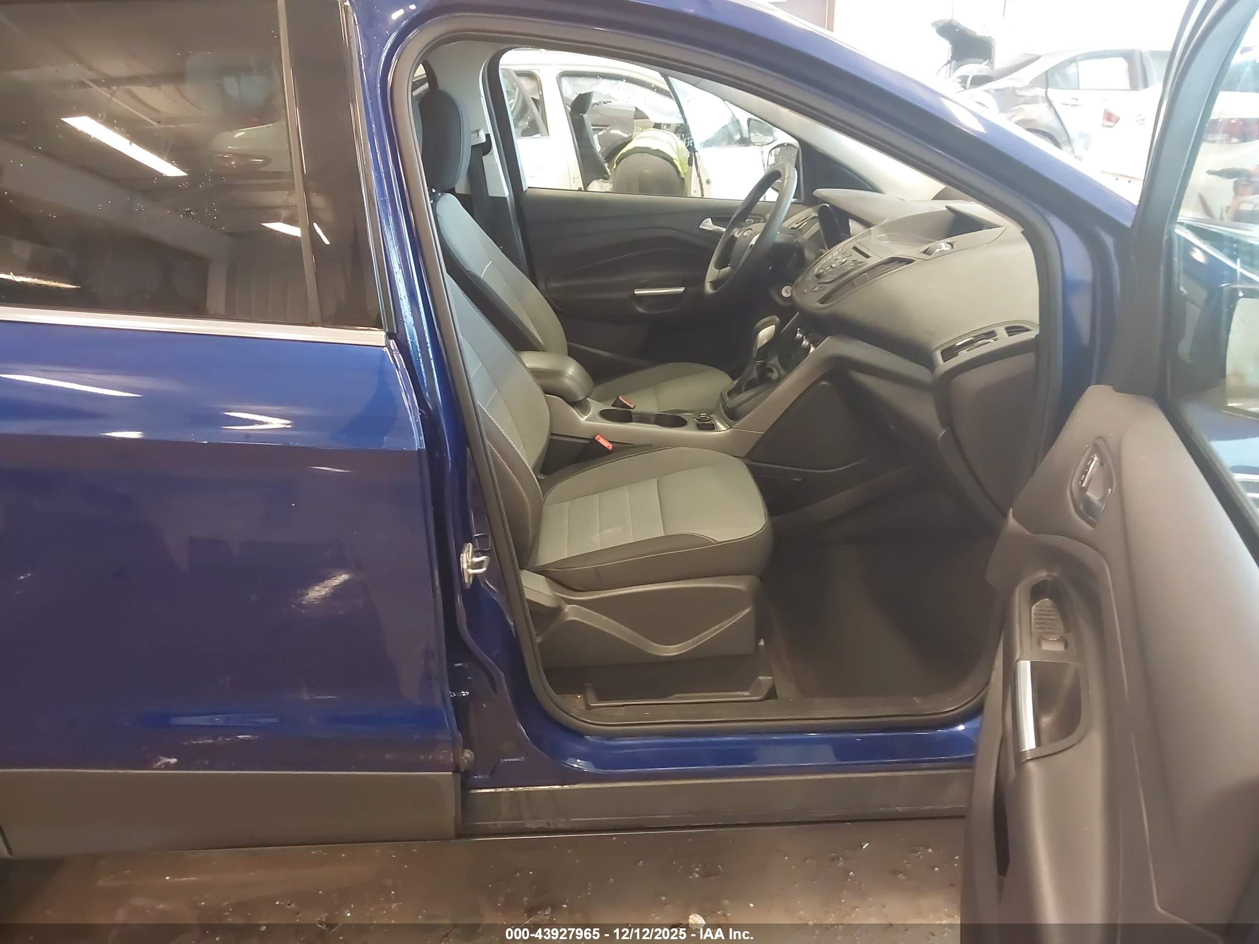 FORD ESCAPE image 5