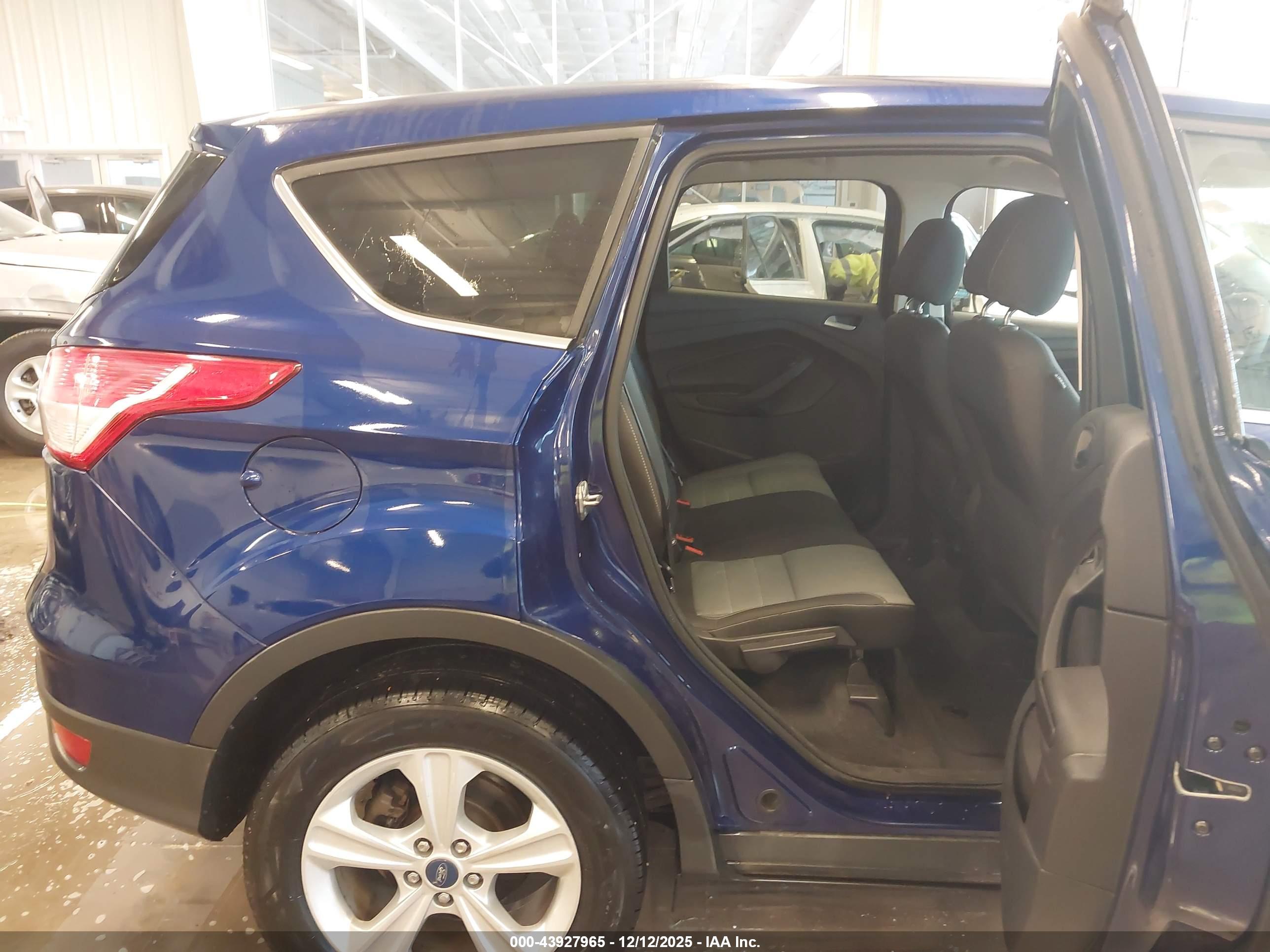 FORD ESCAPE image 8