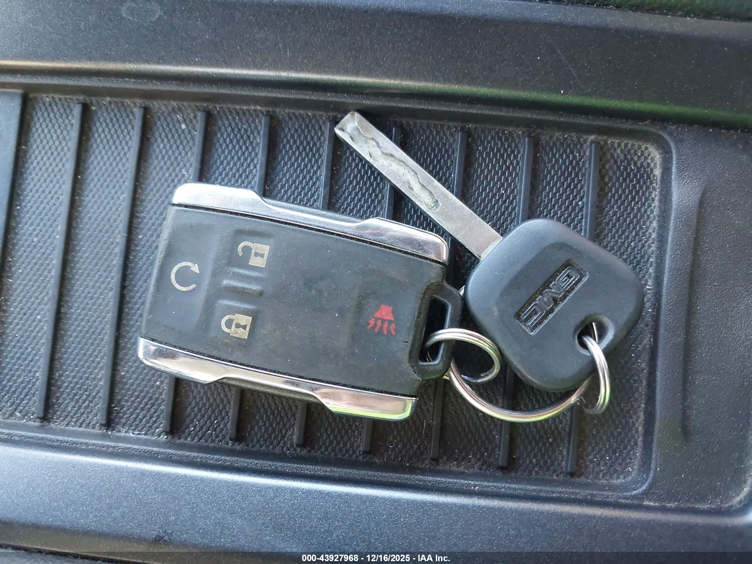 GMC SIERRA image 11