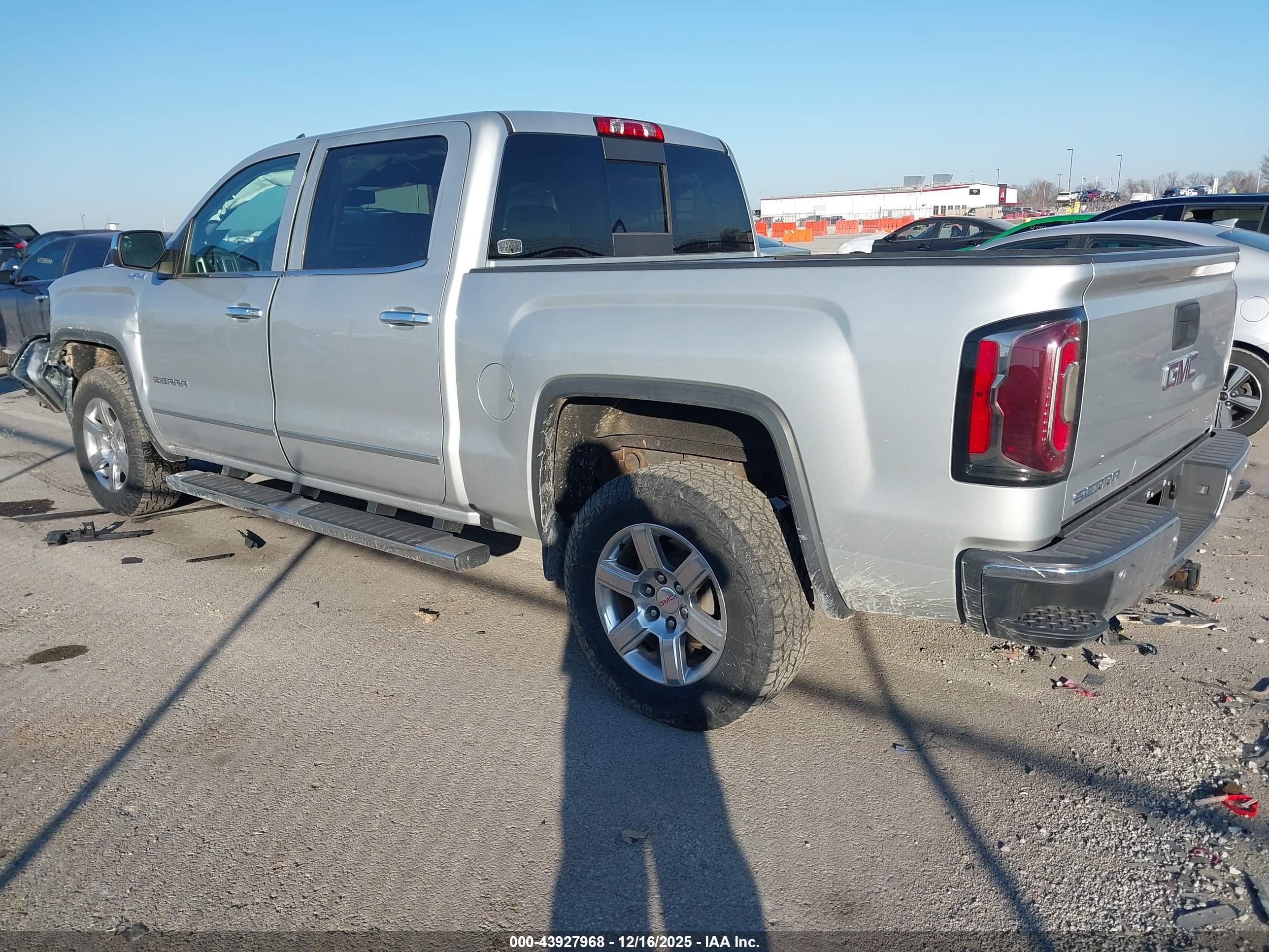 GMC SIERRA image 3