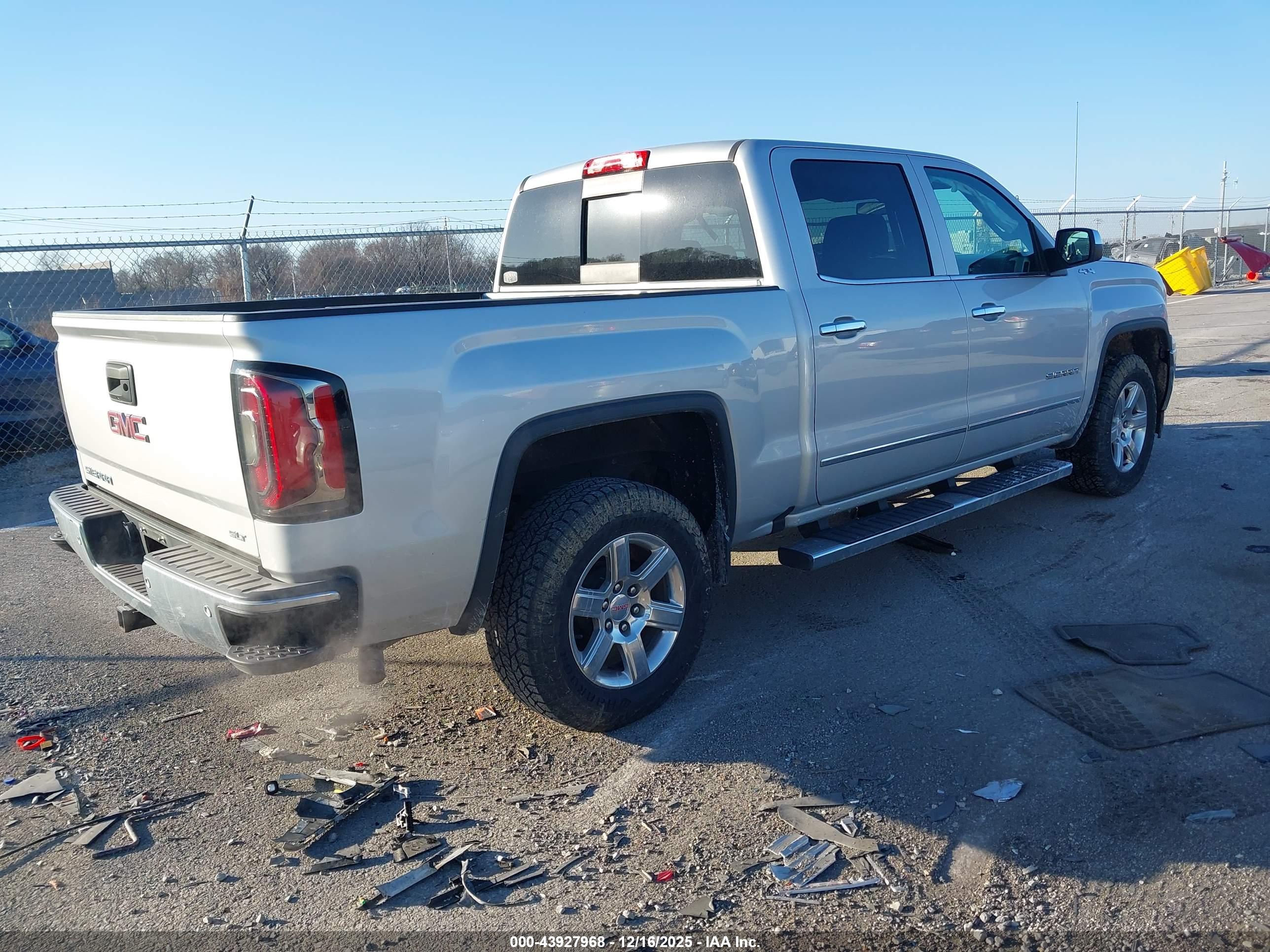 GMC SIERRA image 4