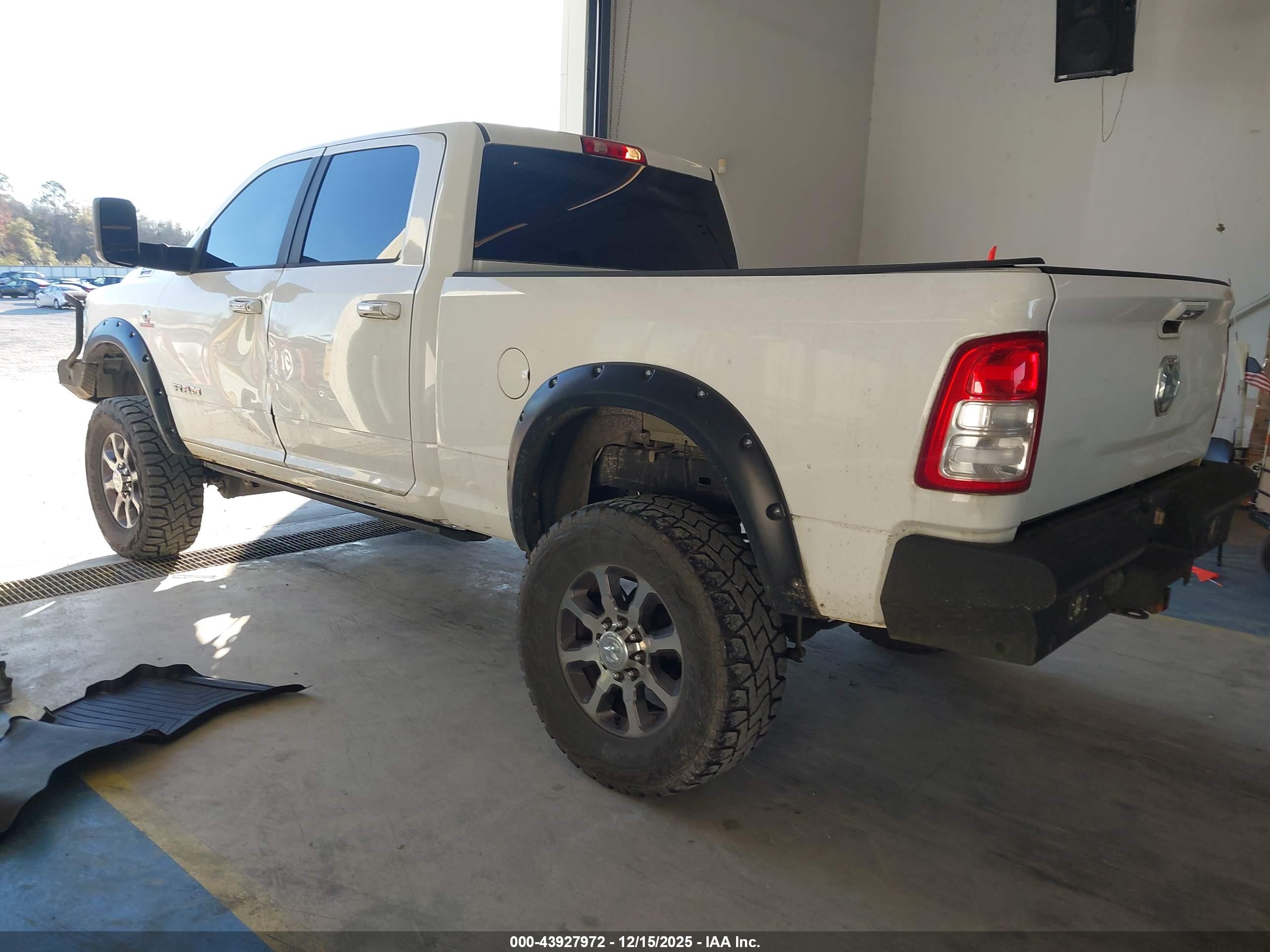 RAM 2500 image 3