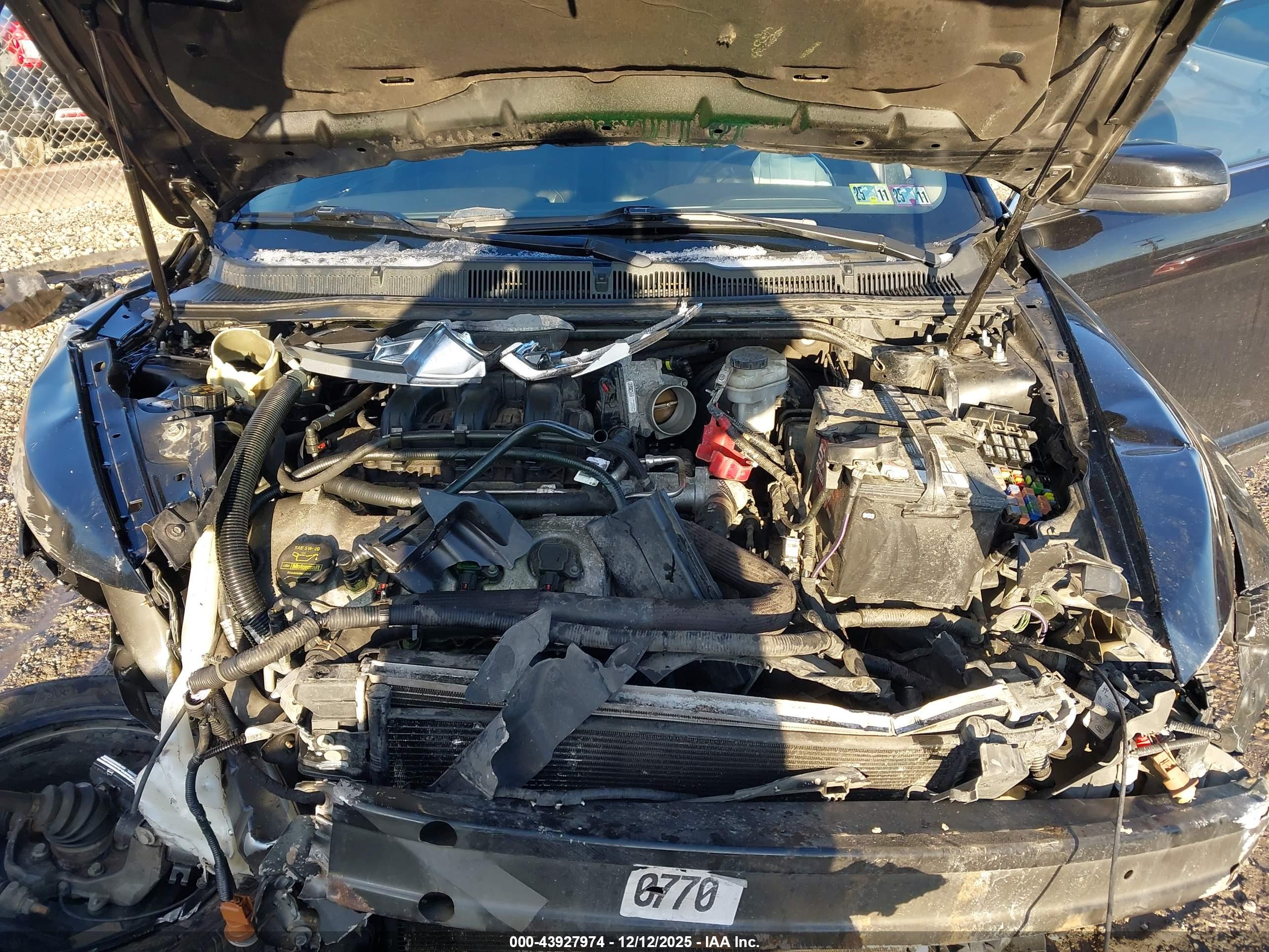 FORD TAURUS image 10