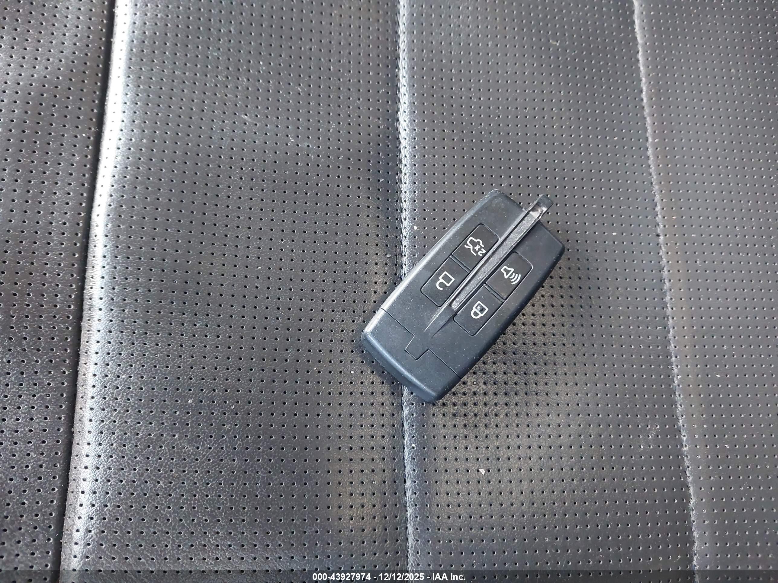 FORD TAURUS image 11