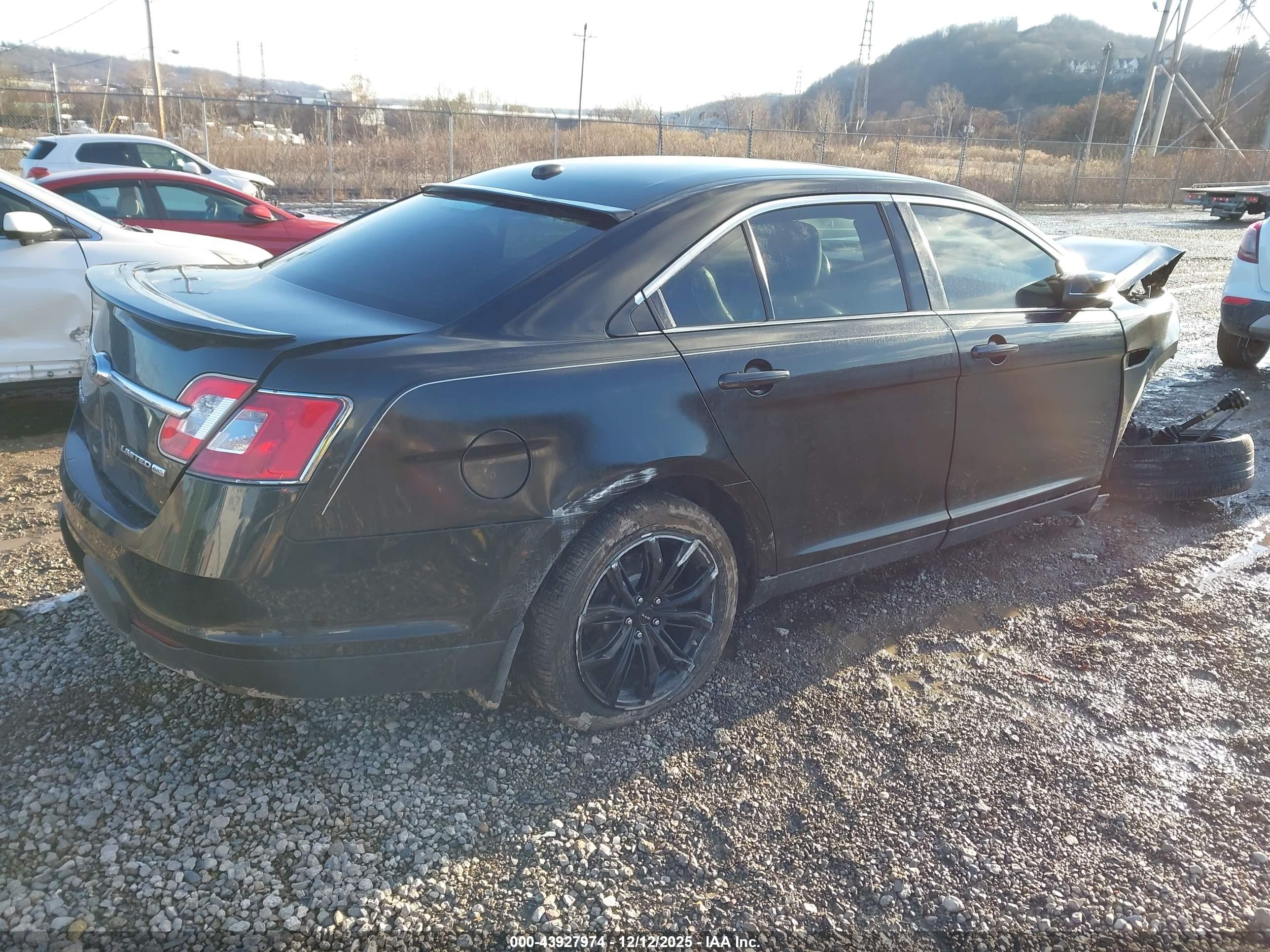 FORD TAURUS image 4