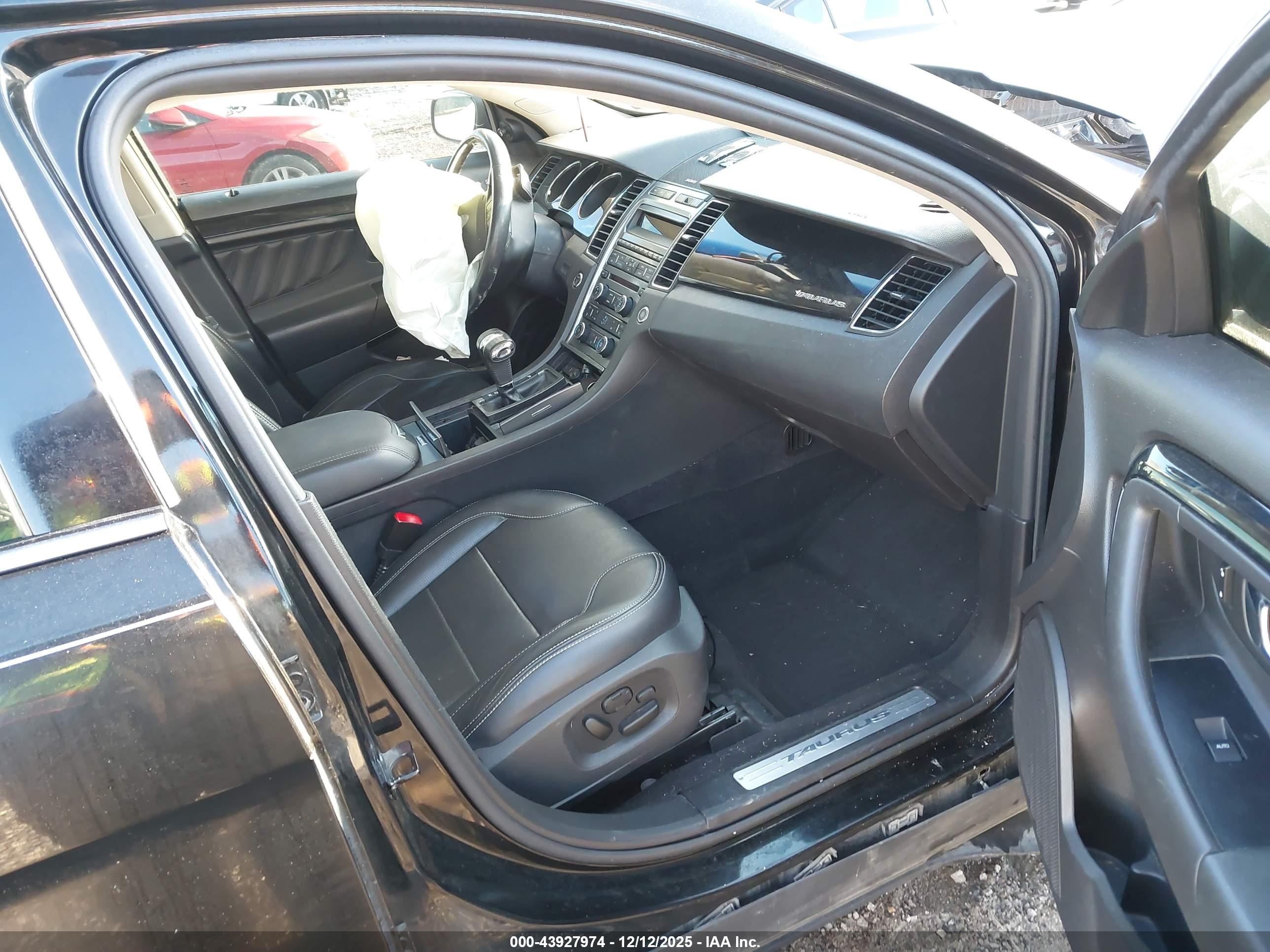 FORD TAURUS image 5