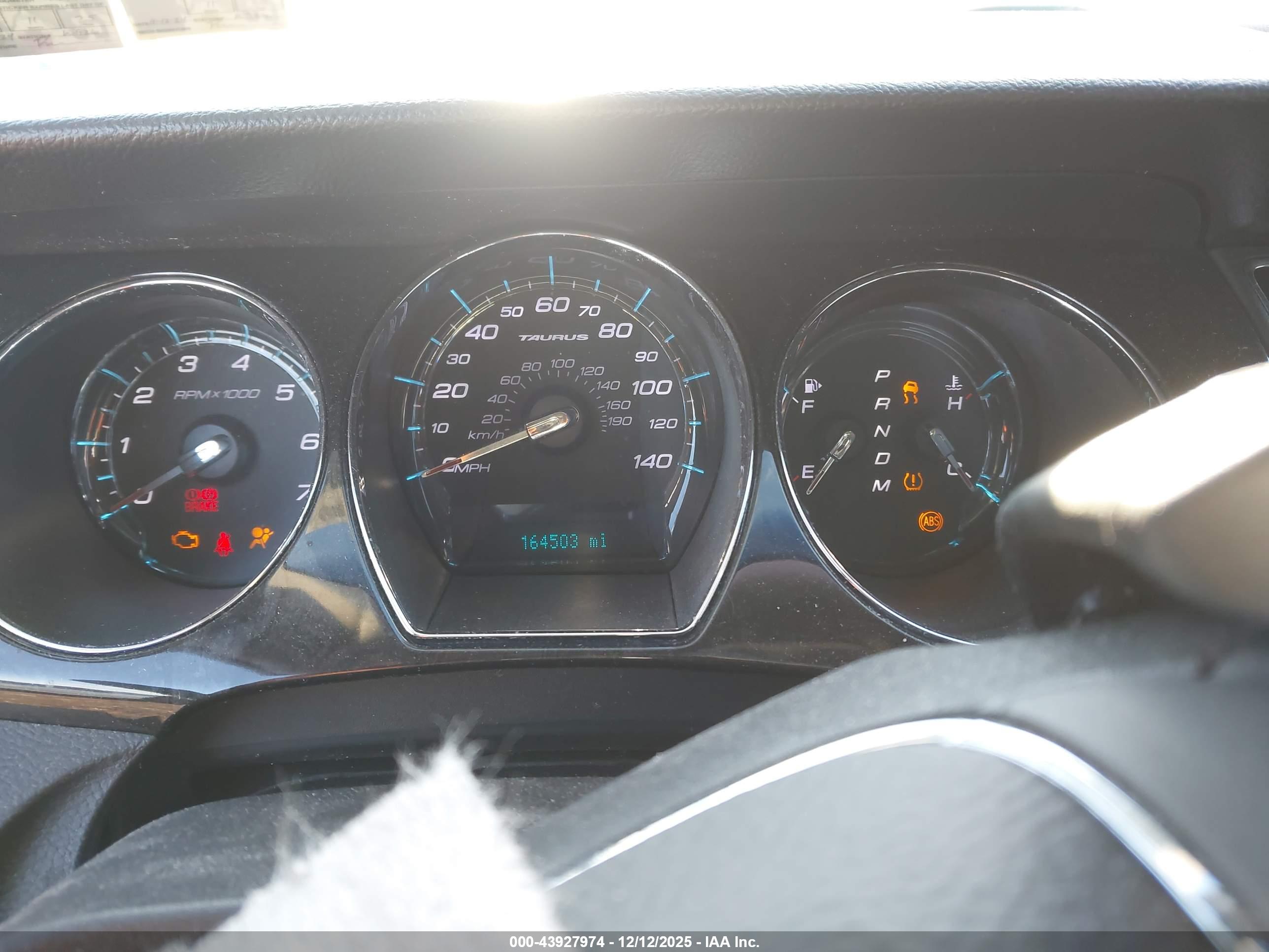 FORD TAURUS image 7