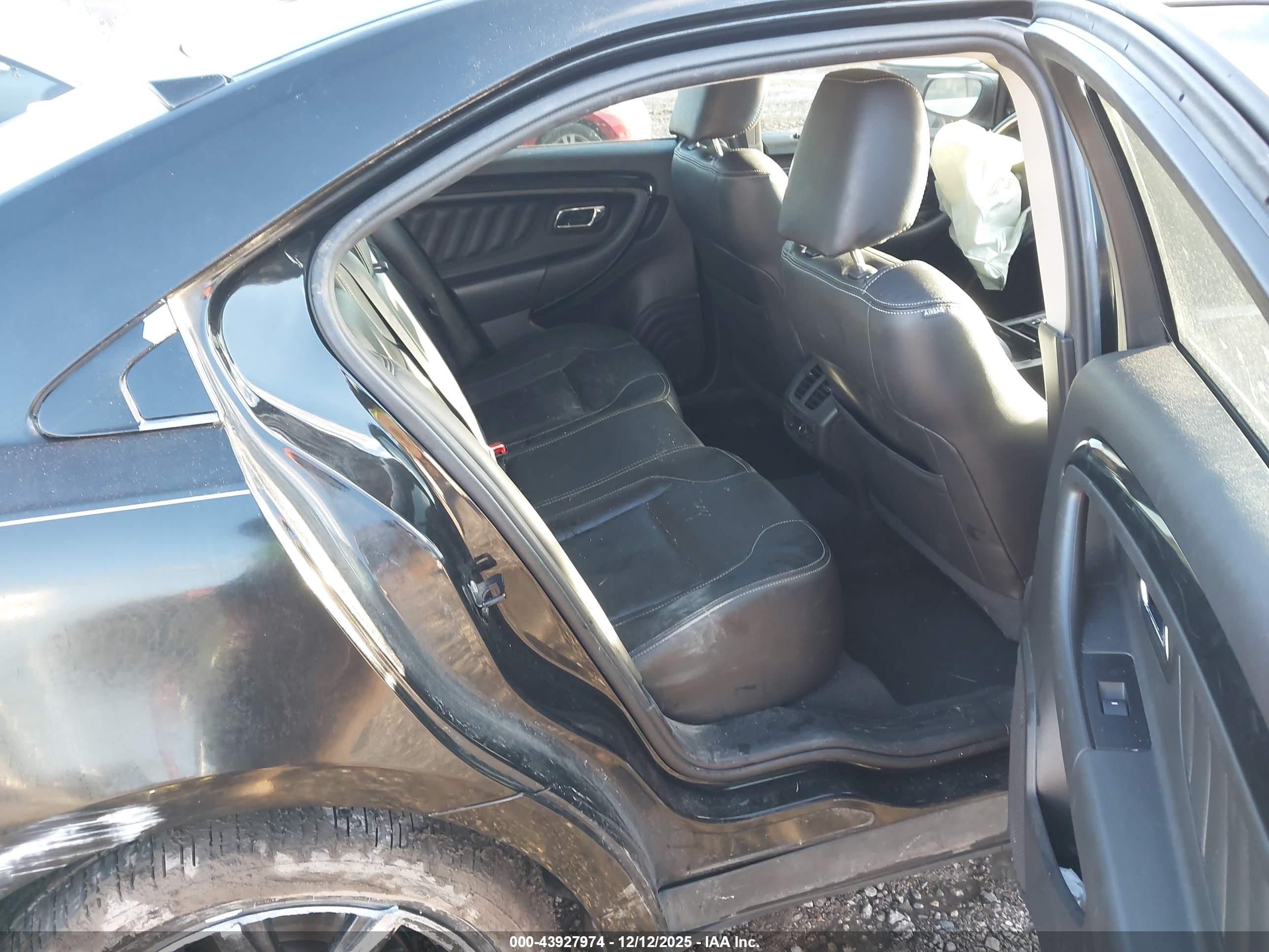 FORD TAURUS image 8