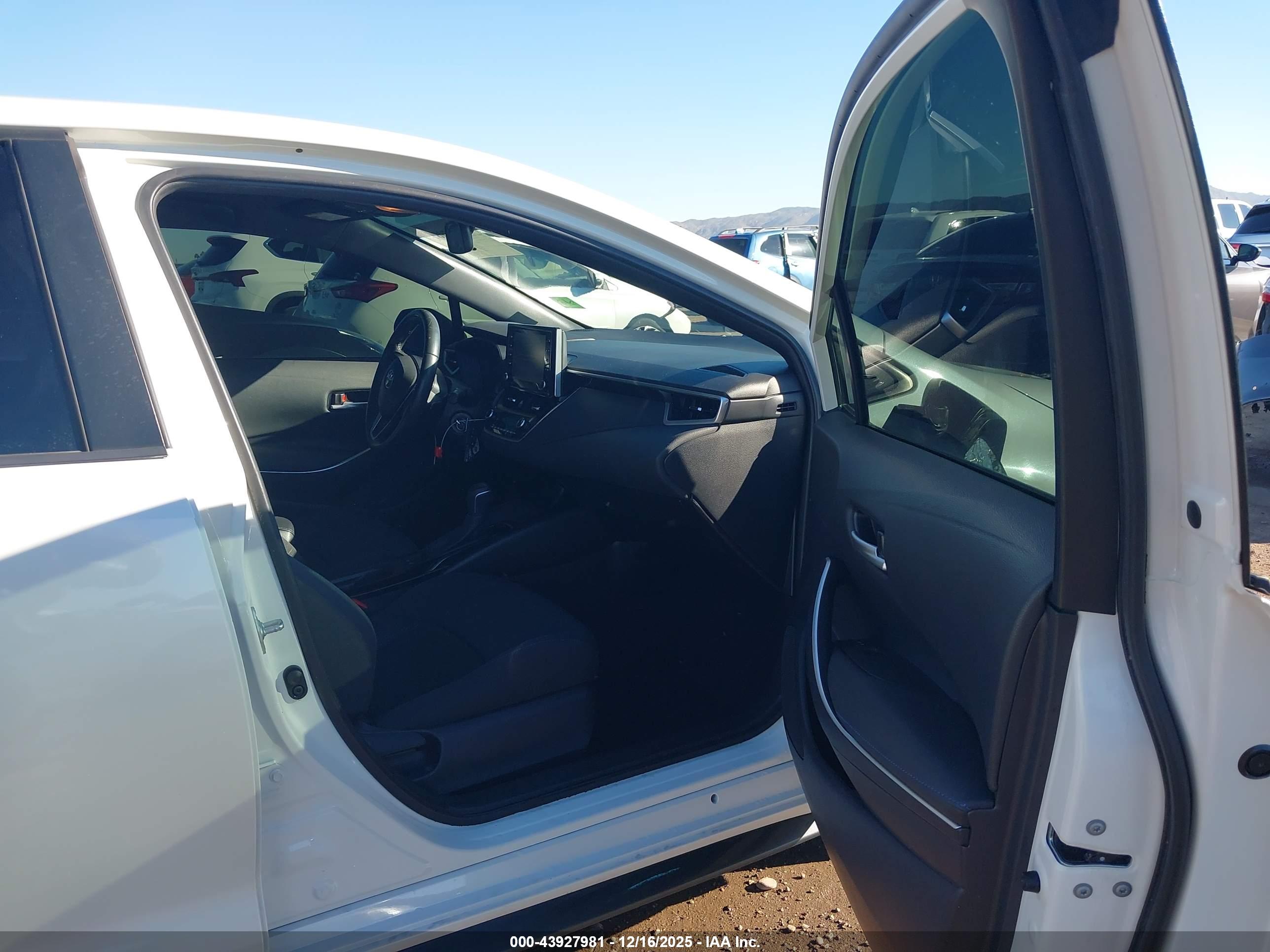TOYOTA COROLLA image 5