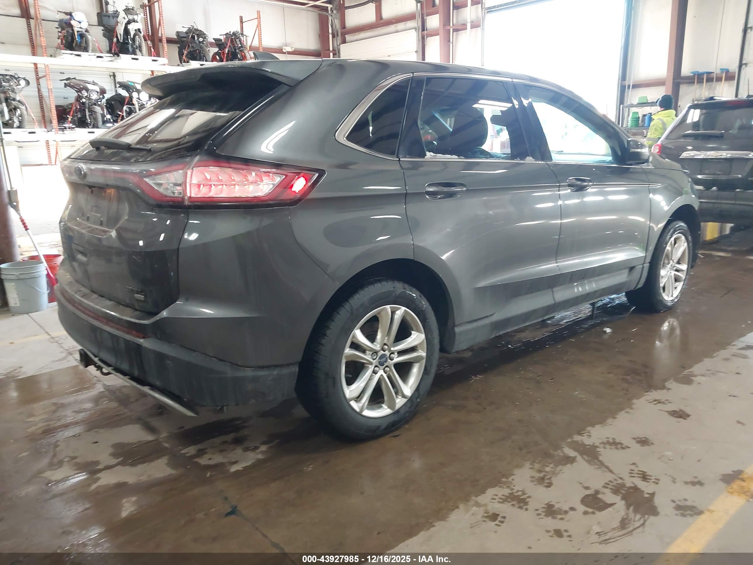 FORD EDGE image 4
