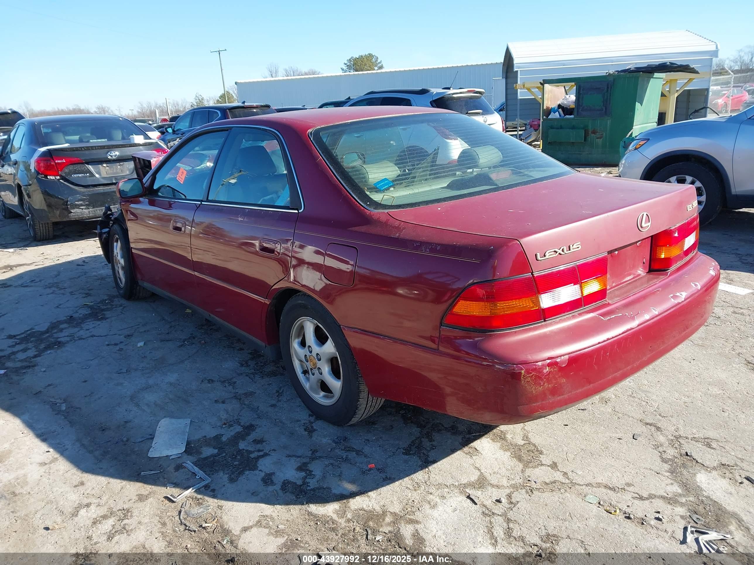 LEXUS ES image 3