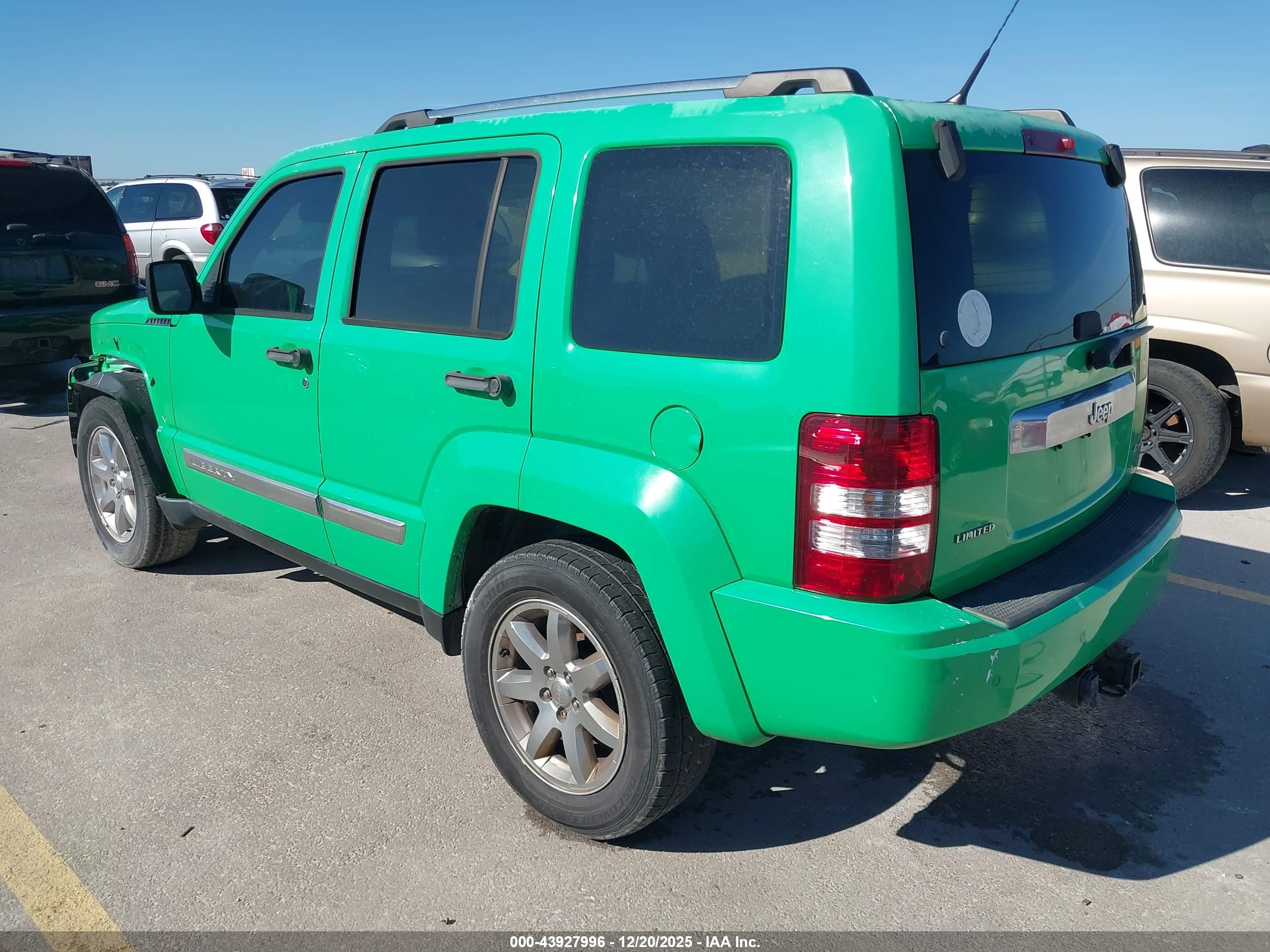 JEEP LIBERTY image 3