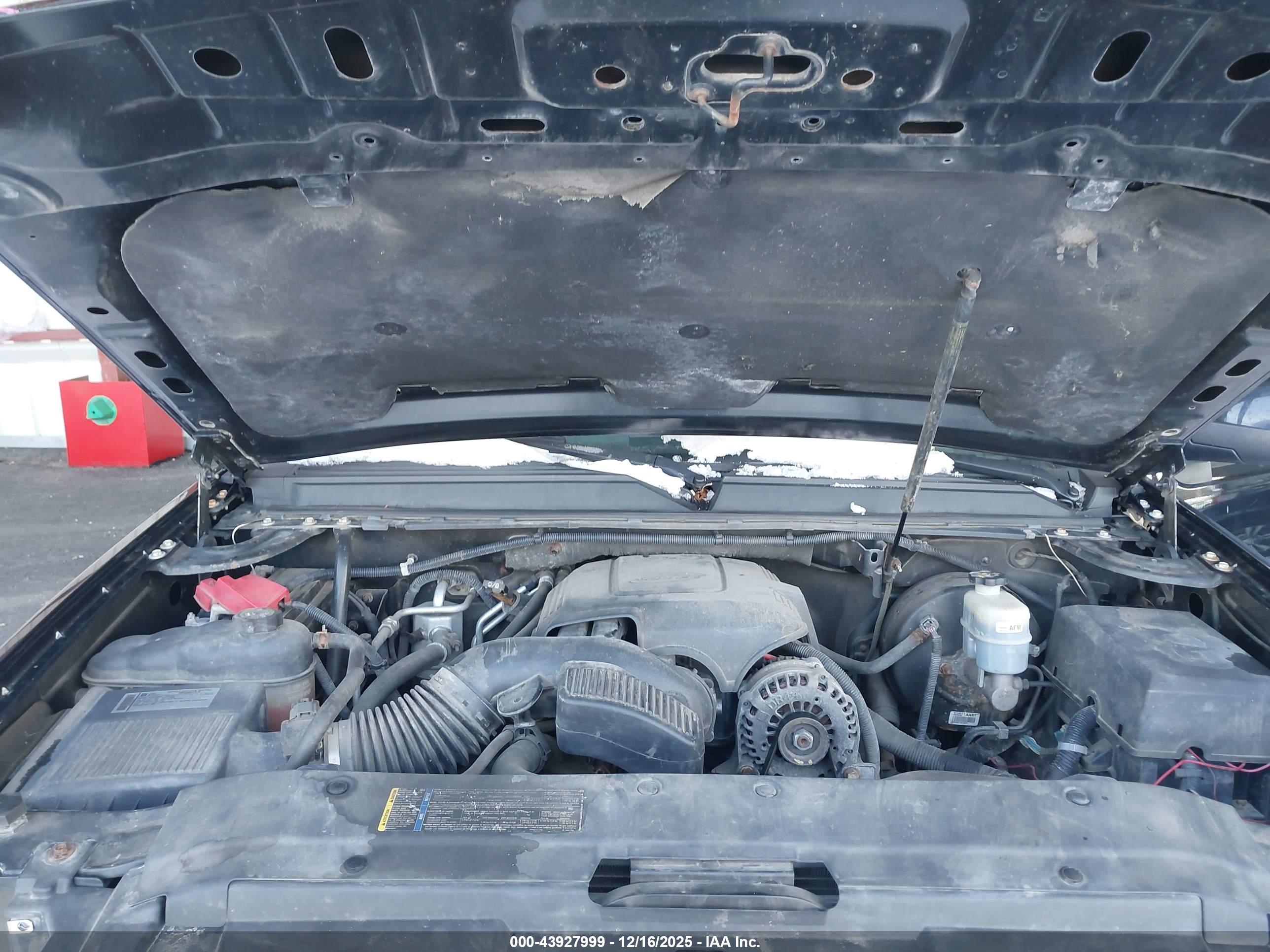 CHEVROLET TAHOE image 10