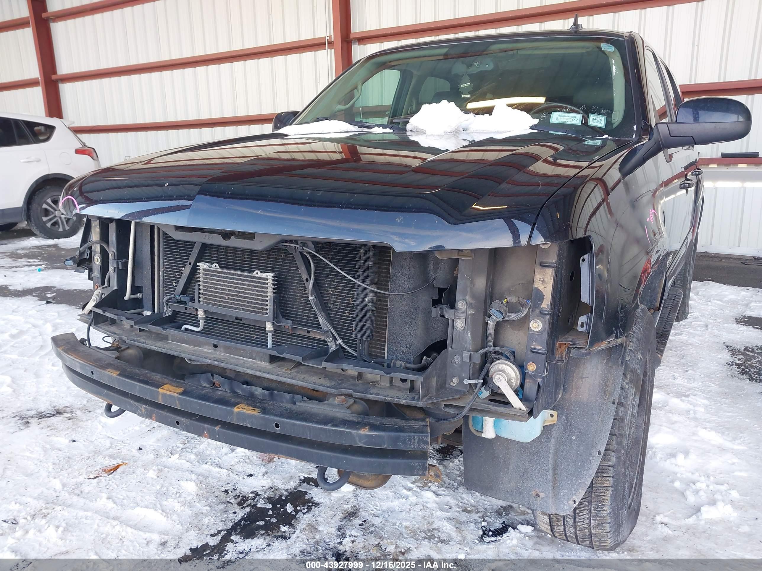 CHEVROLET TAHOE image 6