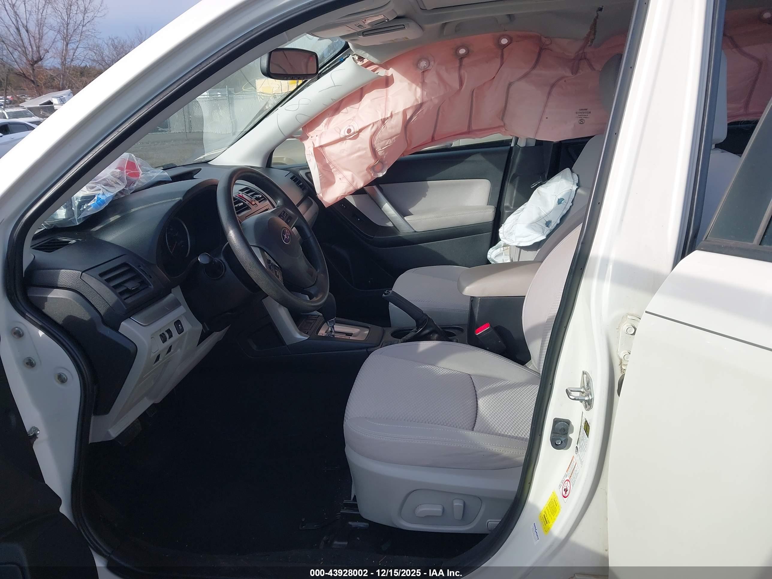 SUBARU FORESTER image 5