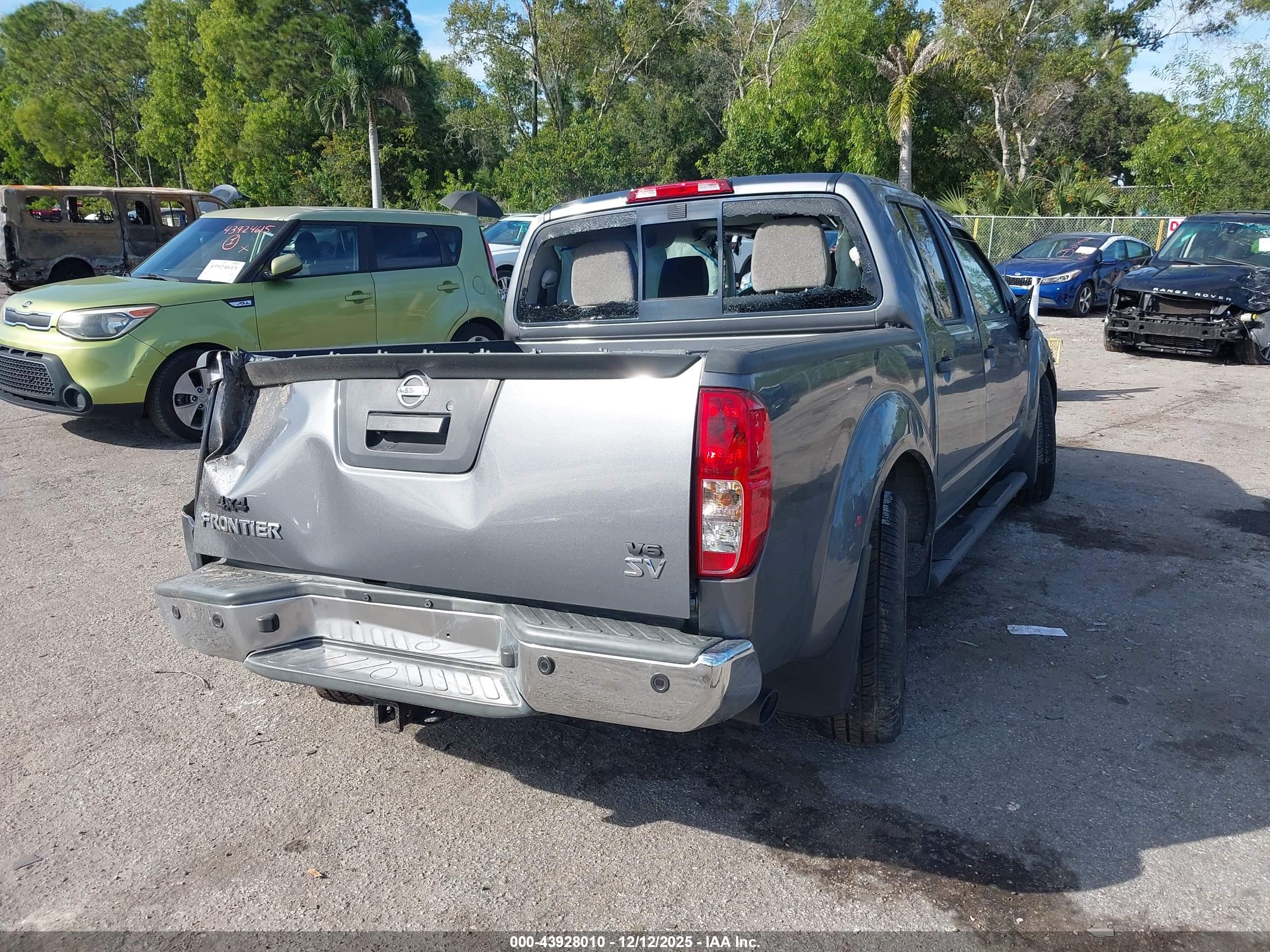 NISSAN FRONTIER image 4