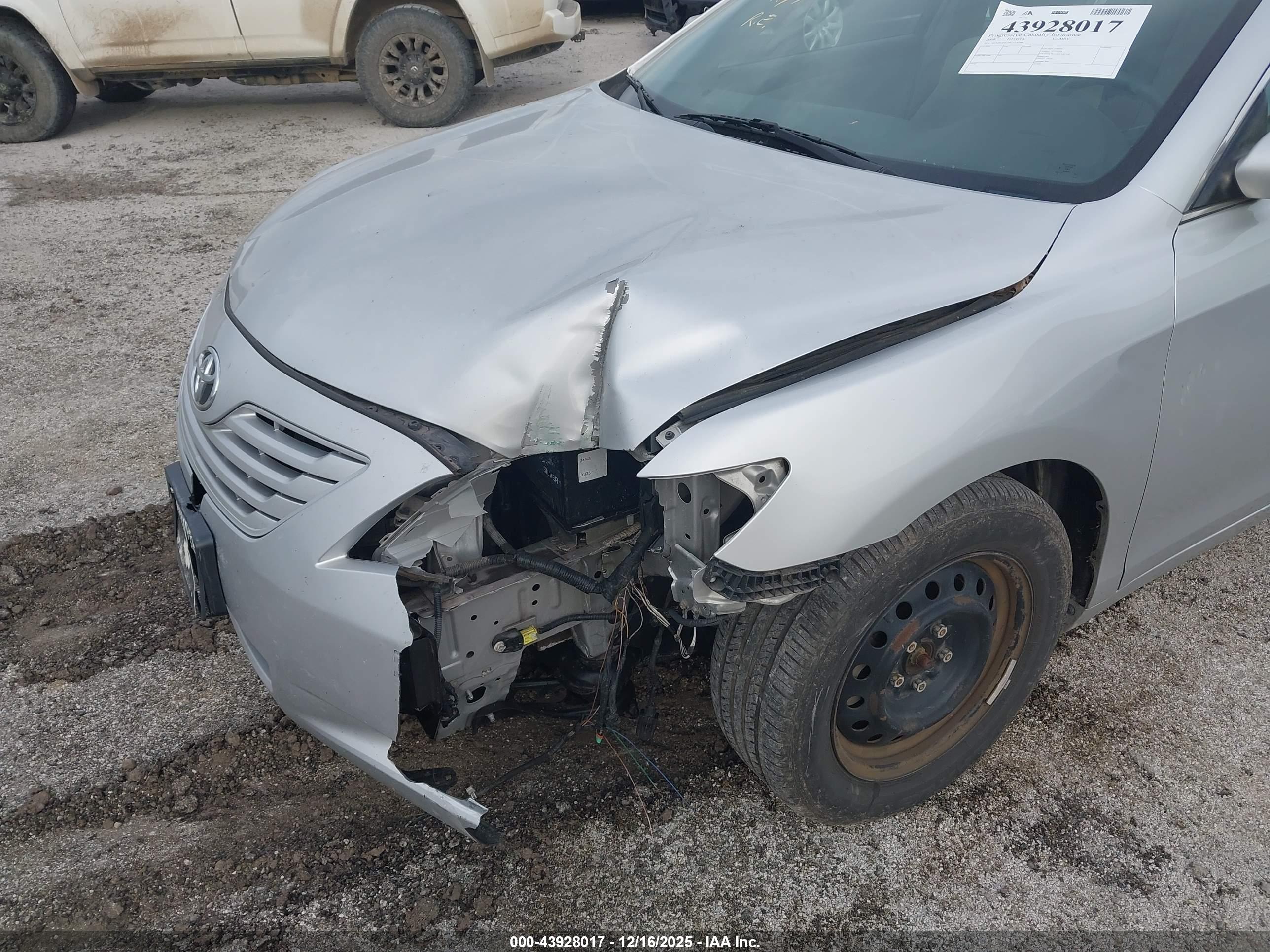 TOYOTA CAMRY image 6