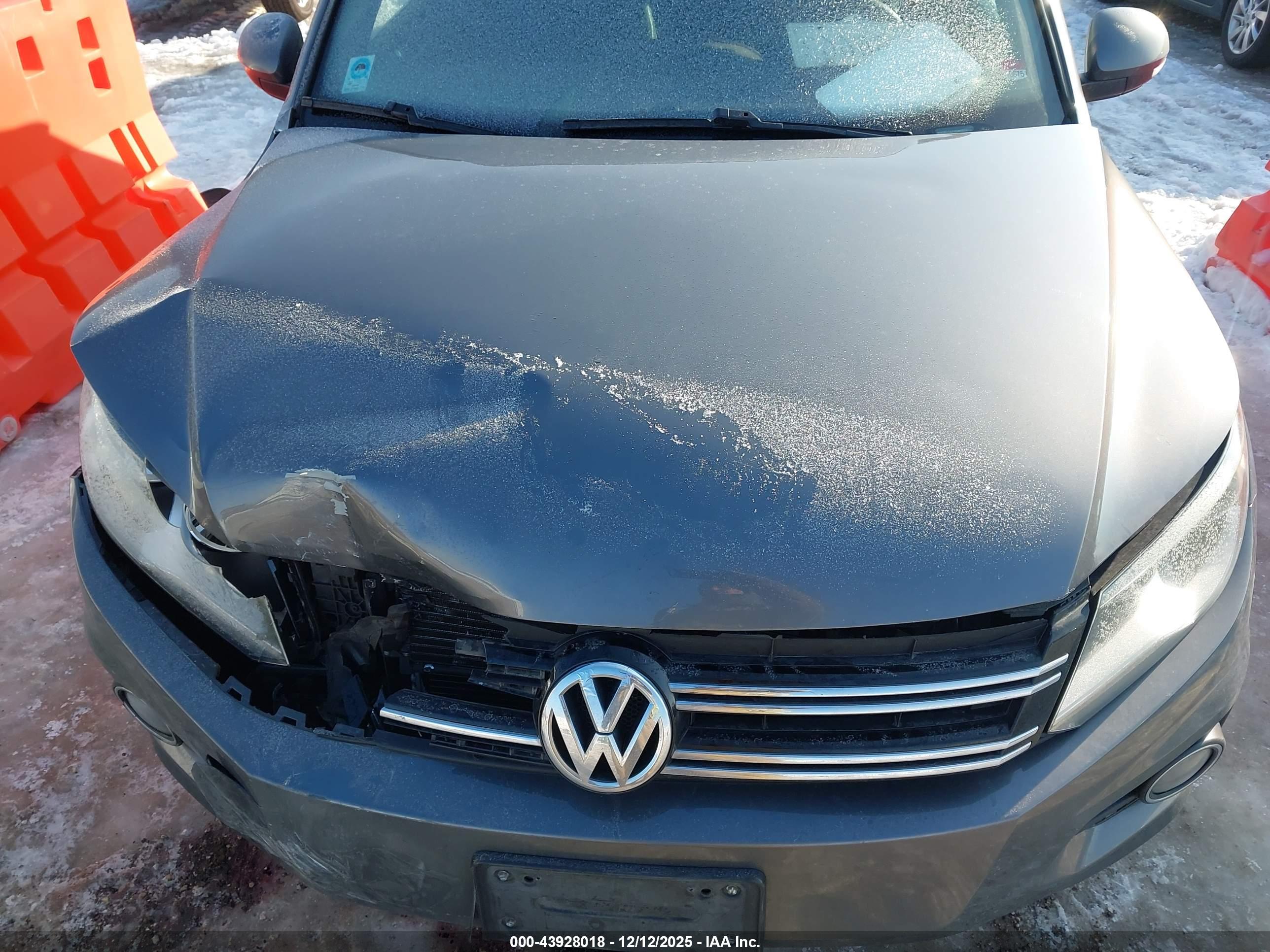 VOLKSWAGEN TIGUAN image 10