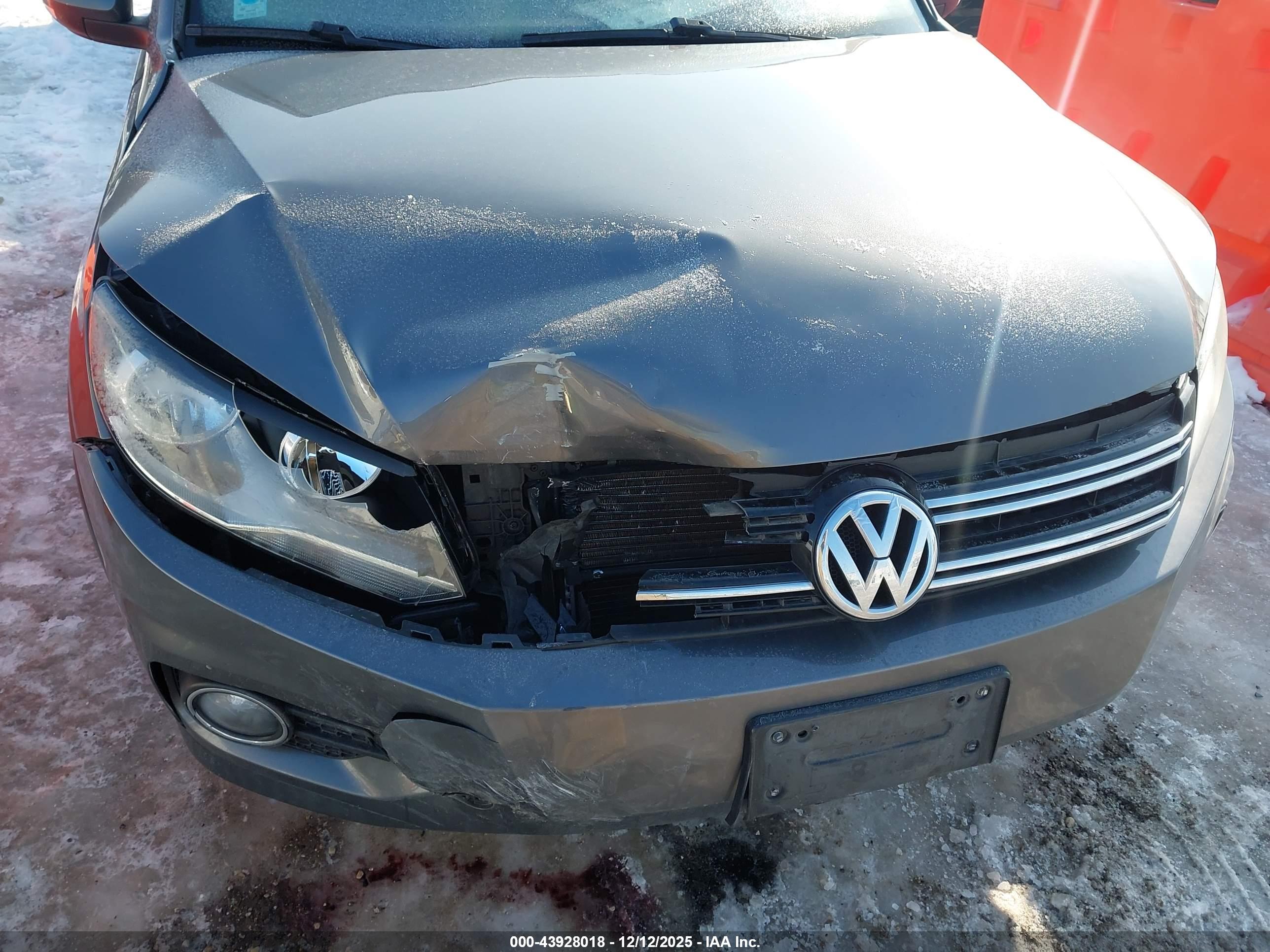 VOLKSWAGEN TIGUAN image 6
