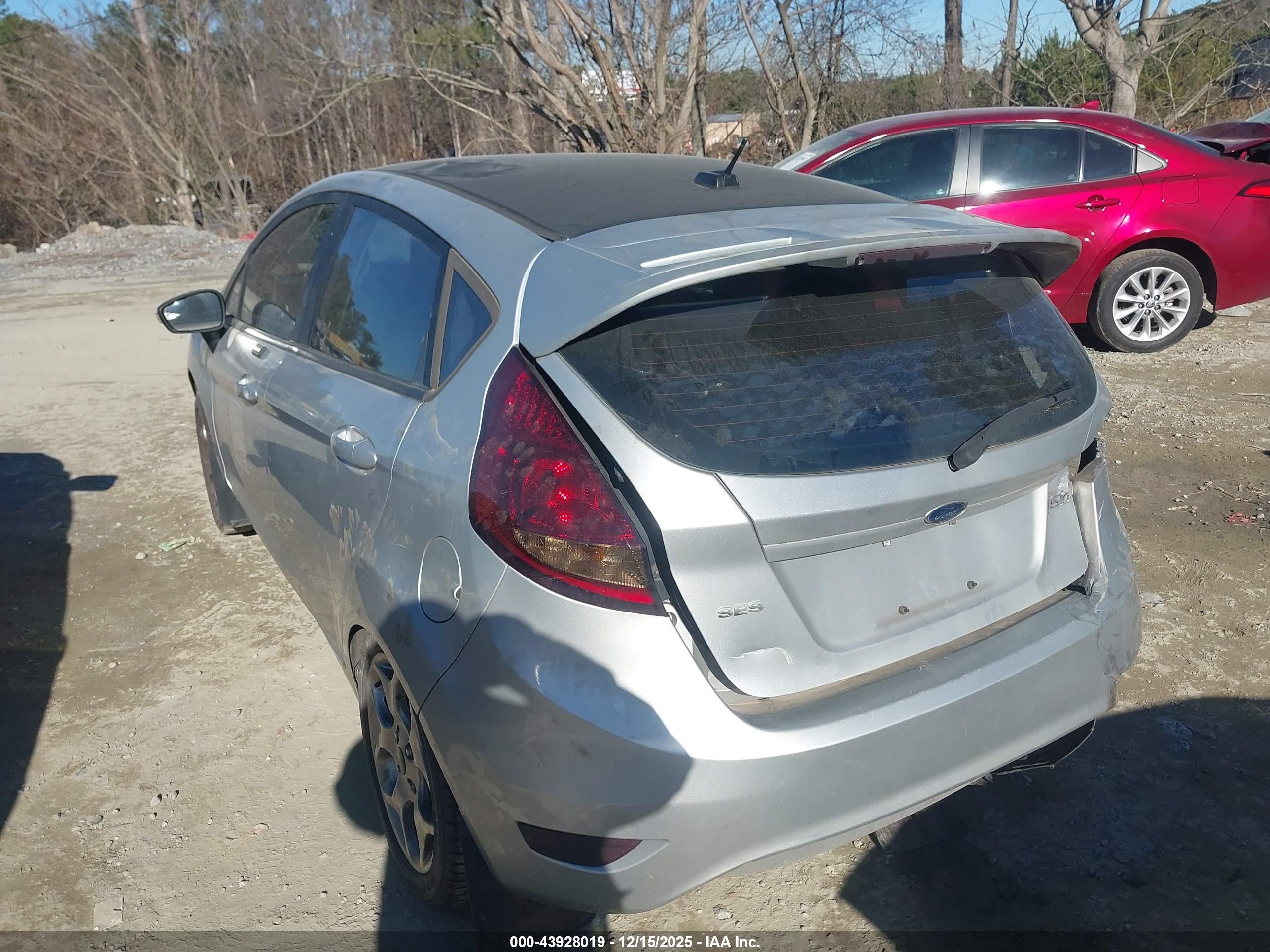 FORD FIESTA image 3
