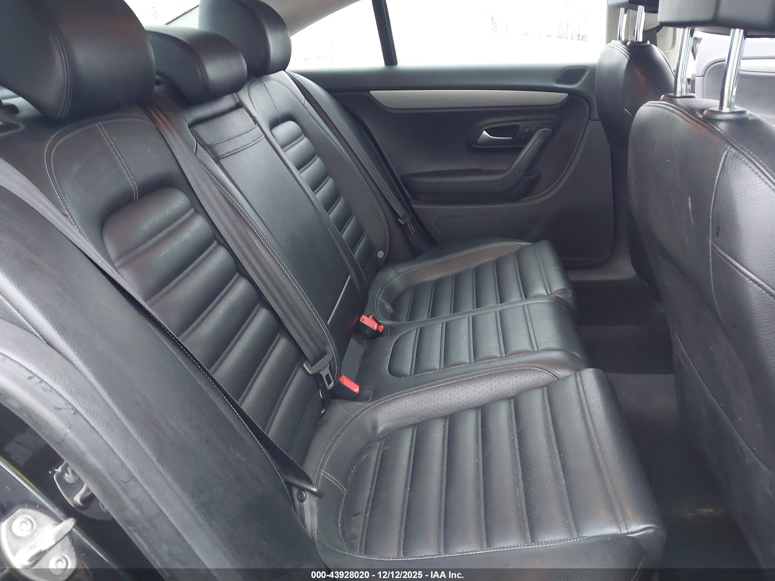 VOLKSWAGEN CC image 8