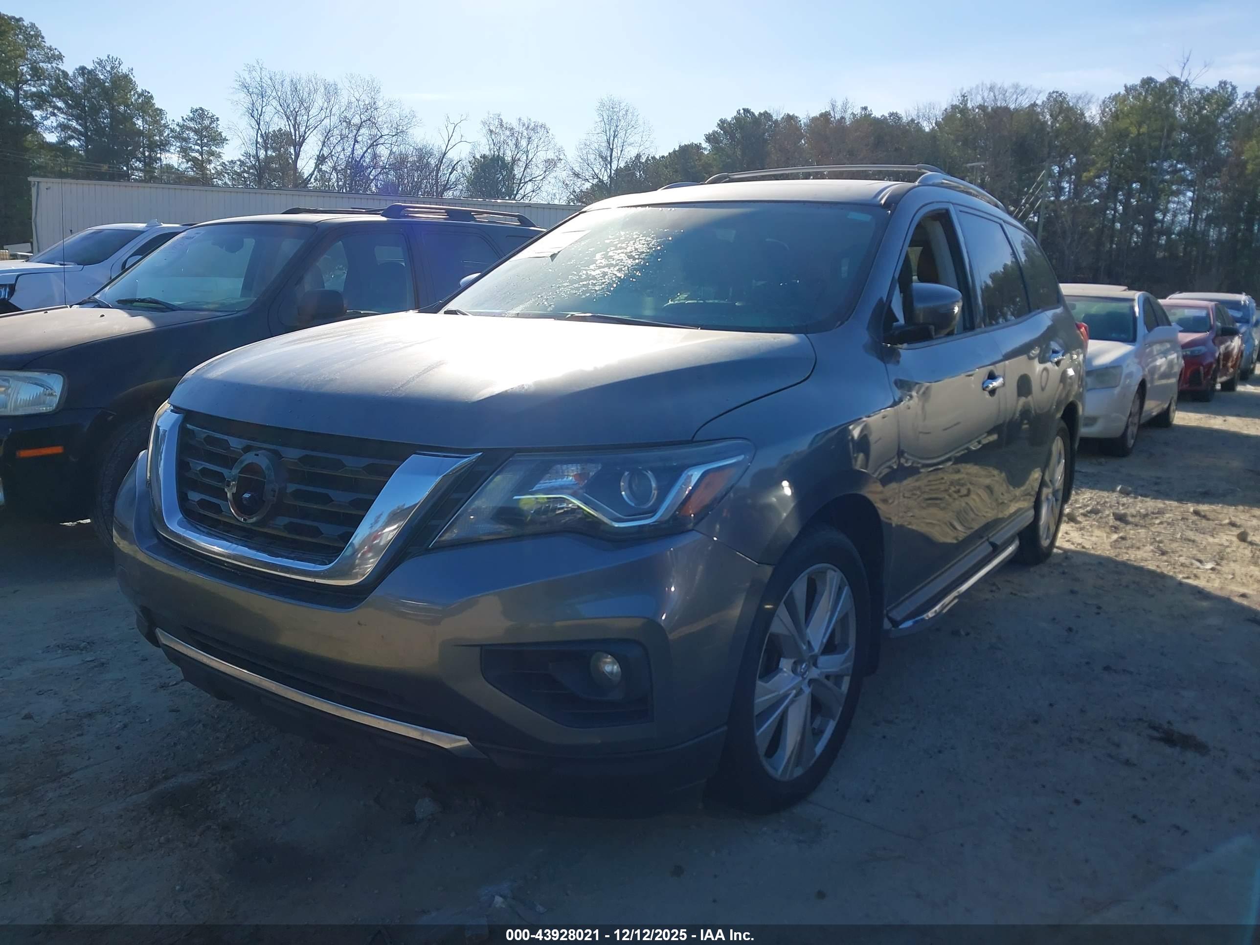 NISSAN PATHFINDER image 2