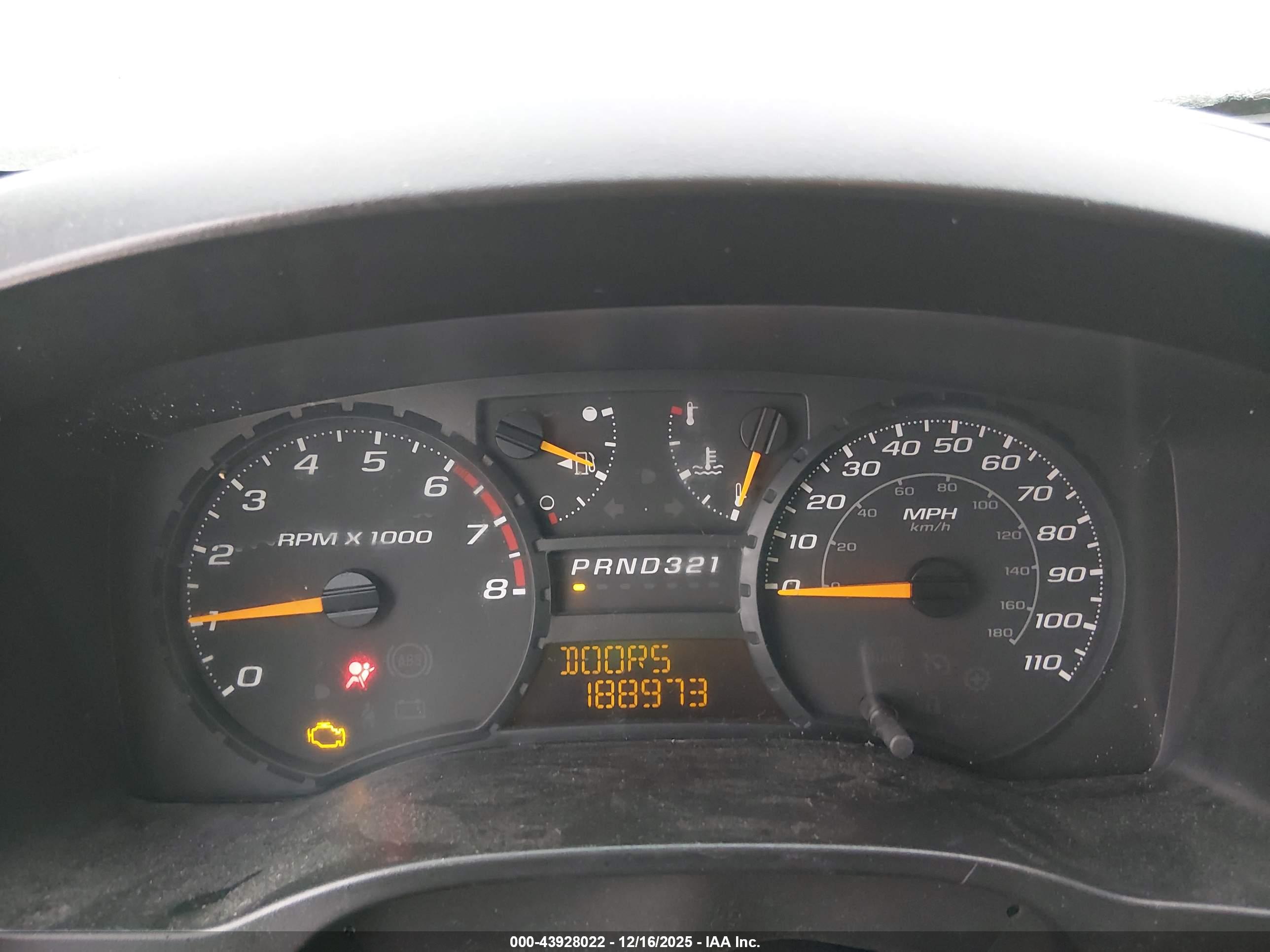 CHEVROLET COLORADO image 7