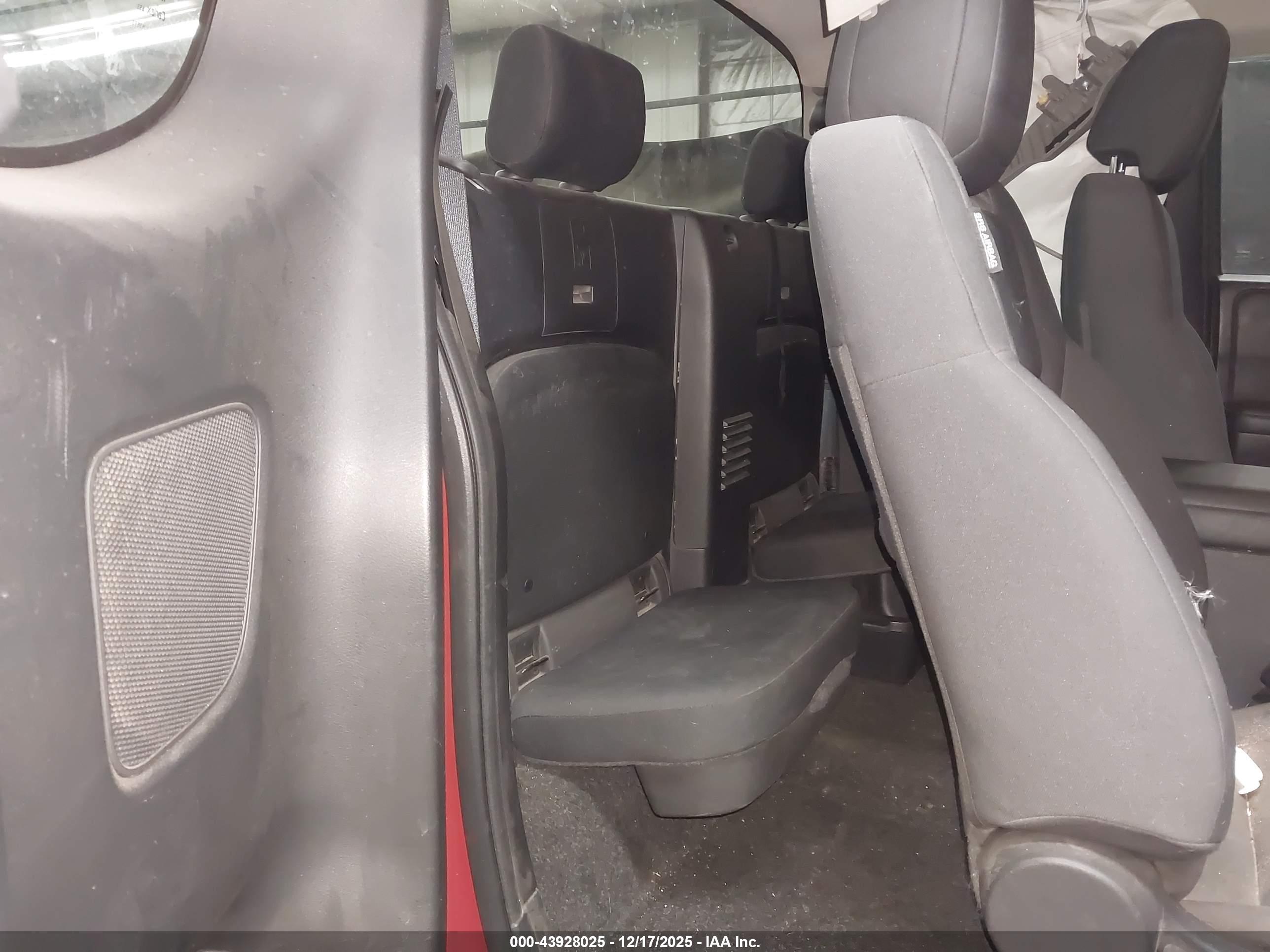 NISSAN FRONTIER image 8
