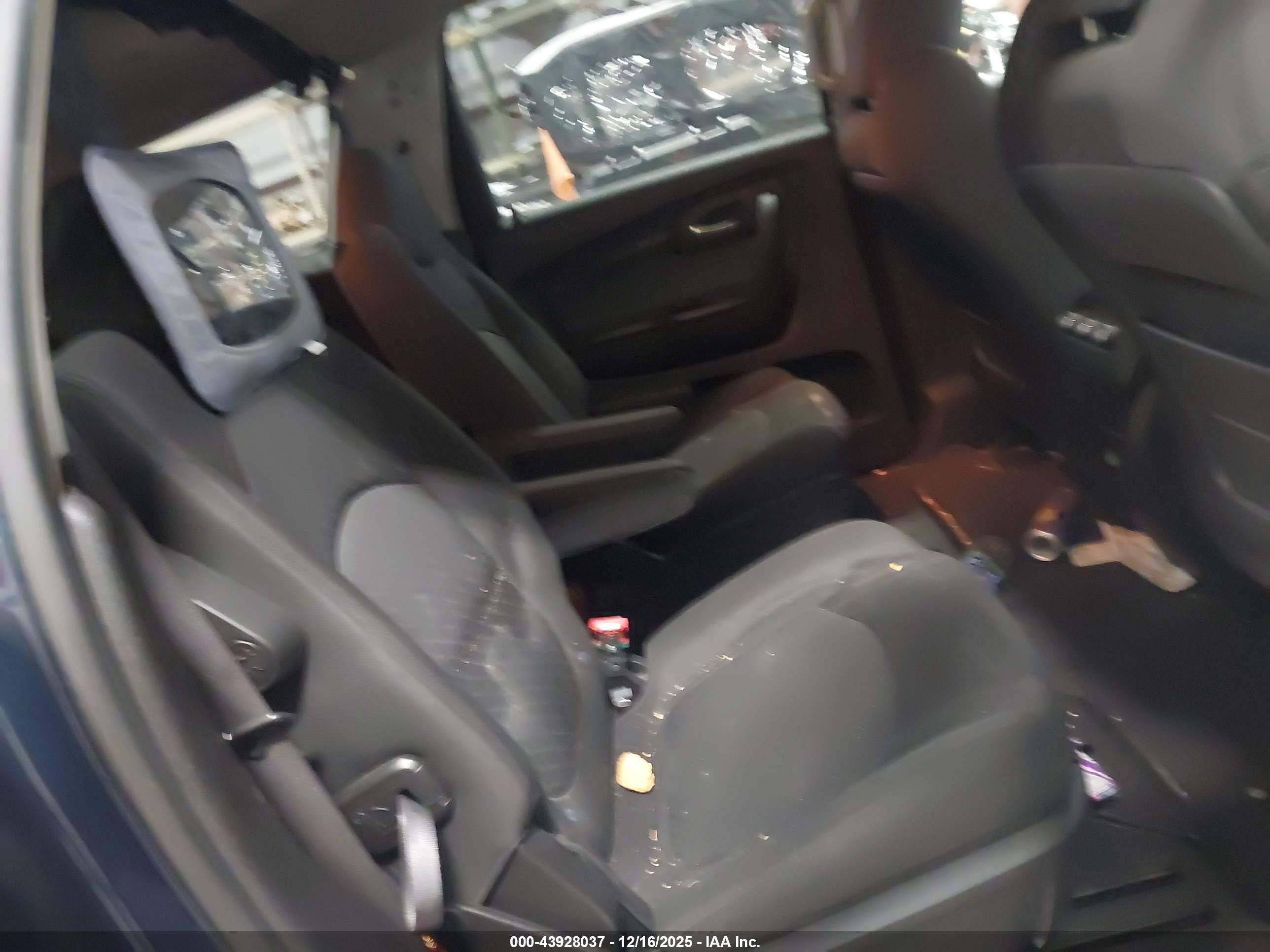 CHEVROLET TRAVERSE image 8
