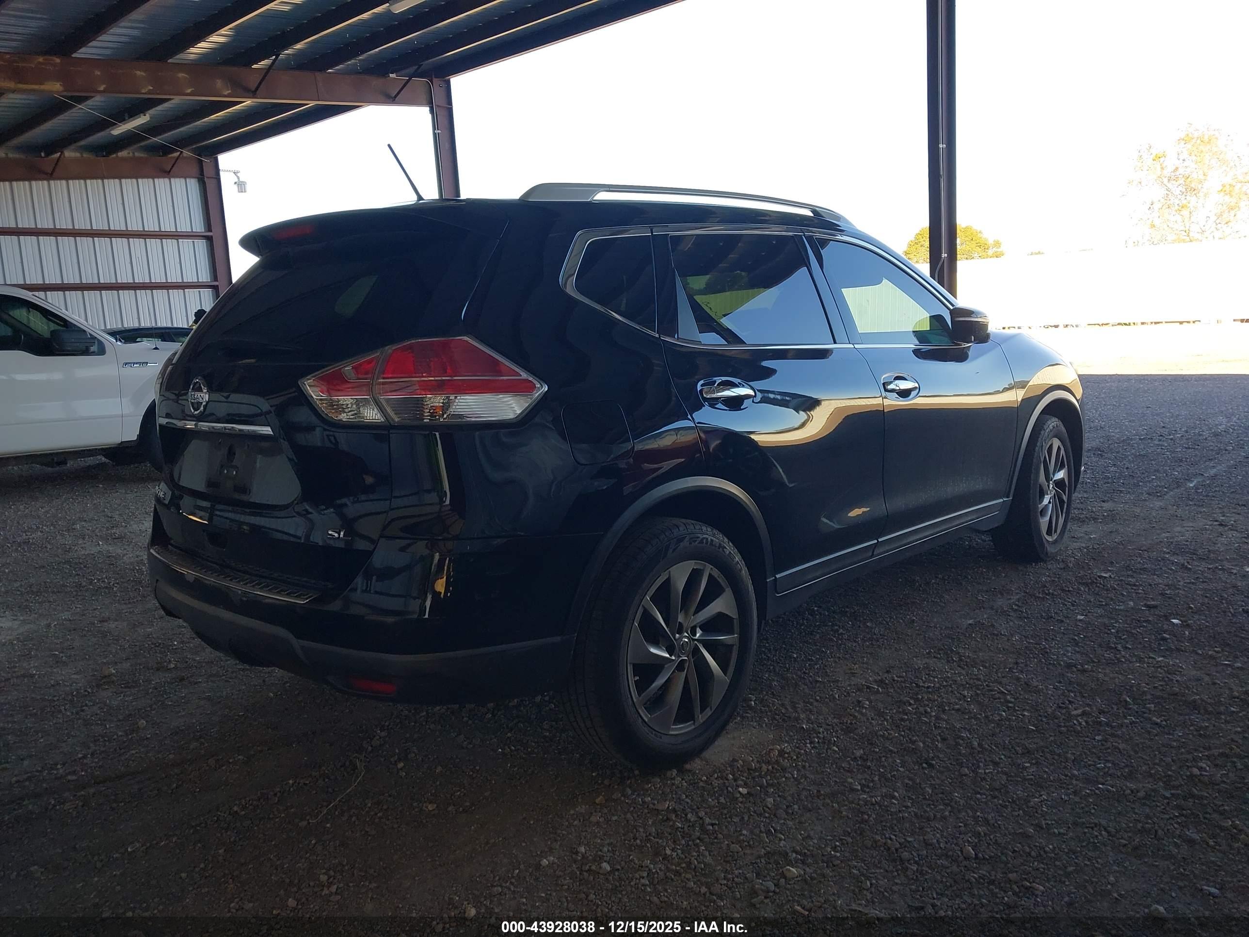 NISSAN ROGUE image 4