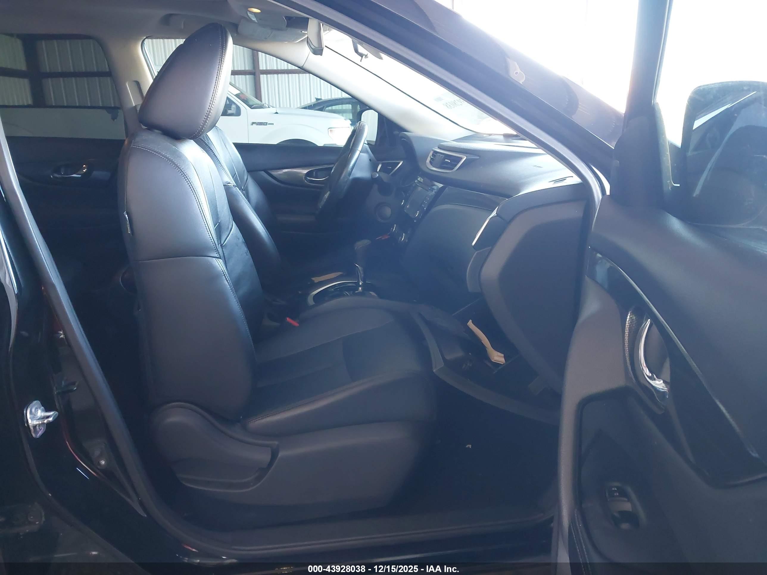 NISSAN ROGUE image 5