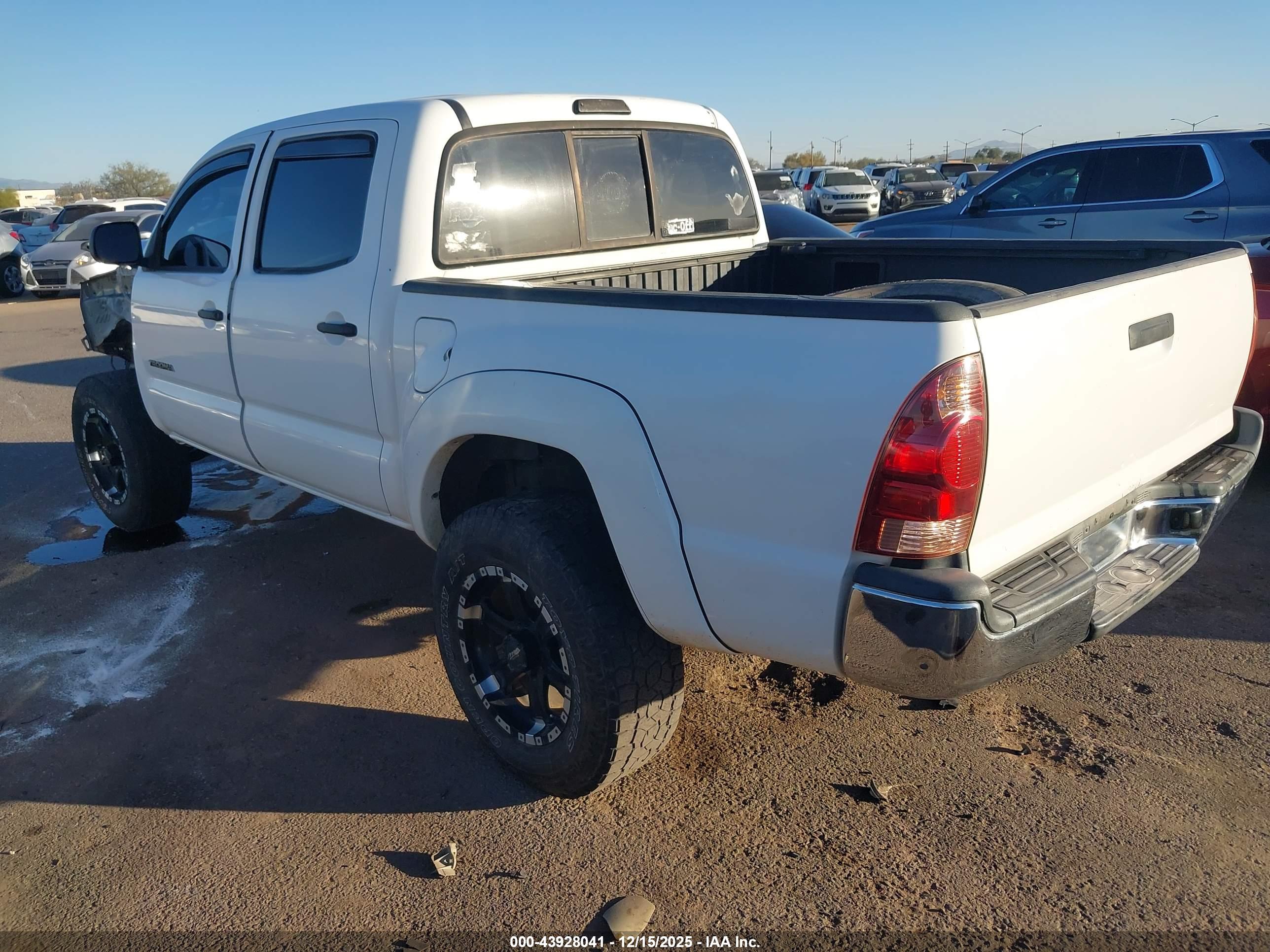 TOYOTA TACOMA image 3
