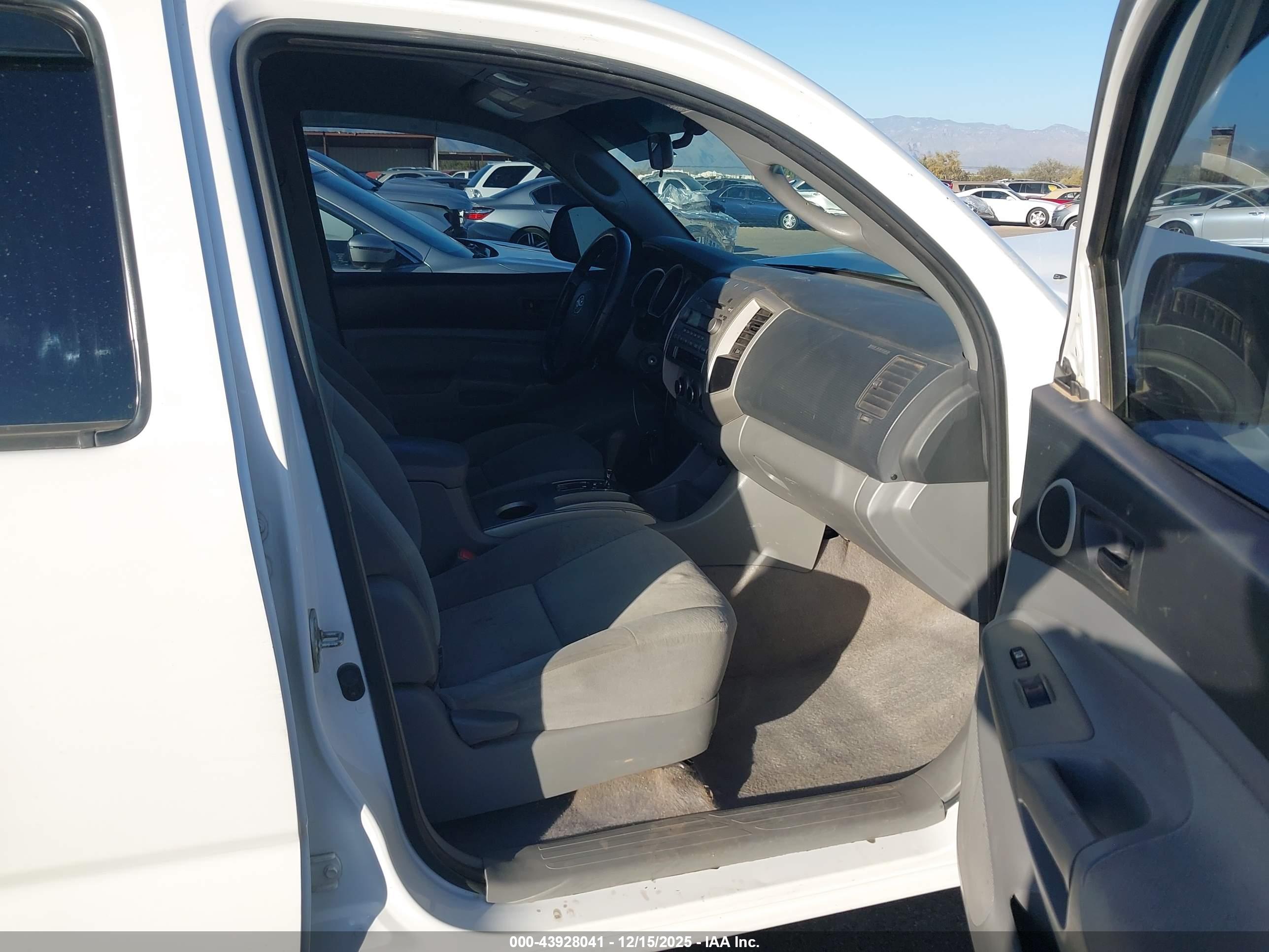 TOYOTA TACOMA image 5
