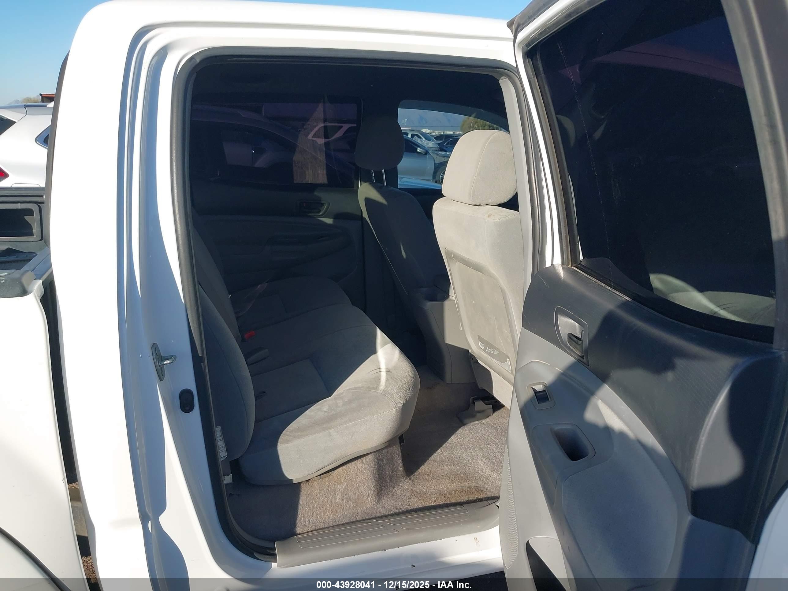 TOYOTA TACOMA image 8