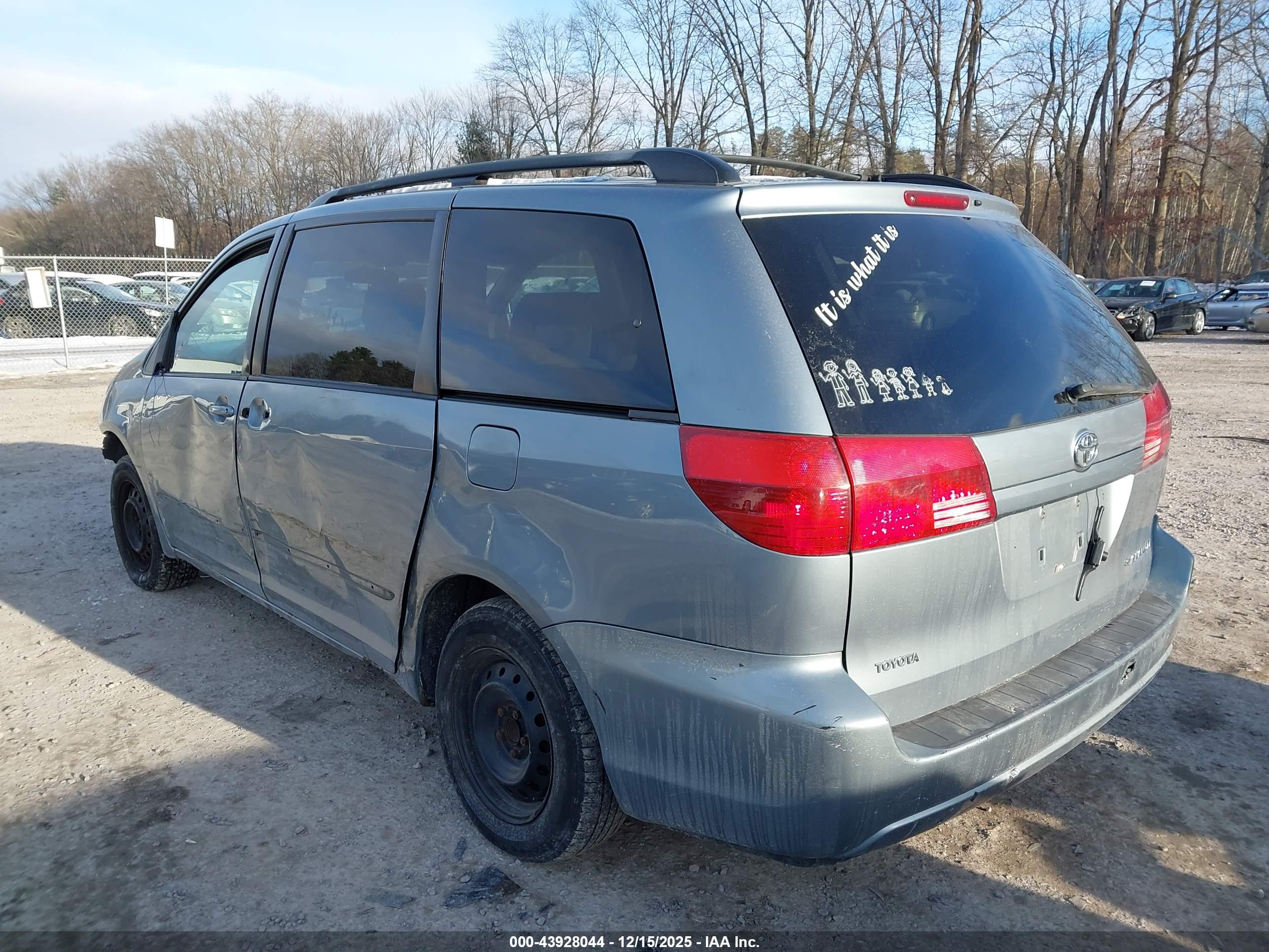 TOYOTA SIENNA image 3