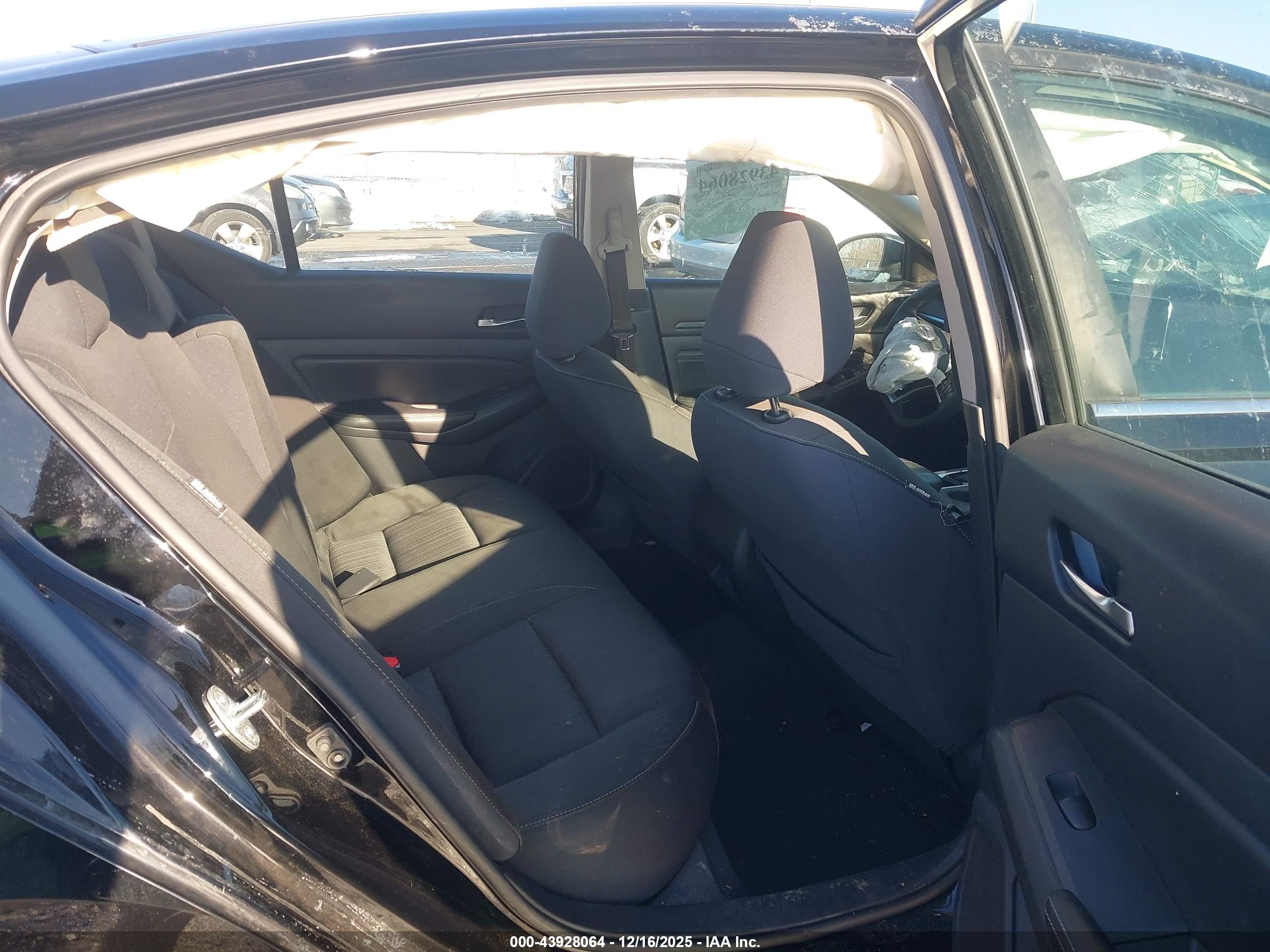 NISSAN ALTIMA image 8