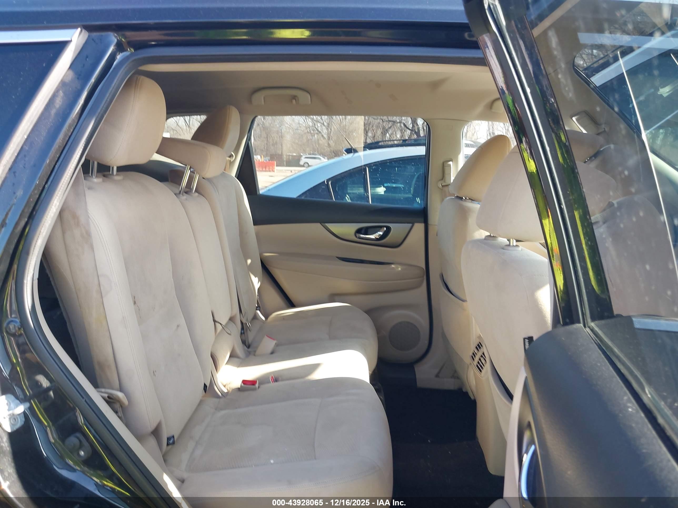 NISSAN ROGUE image 8