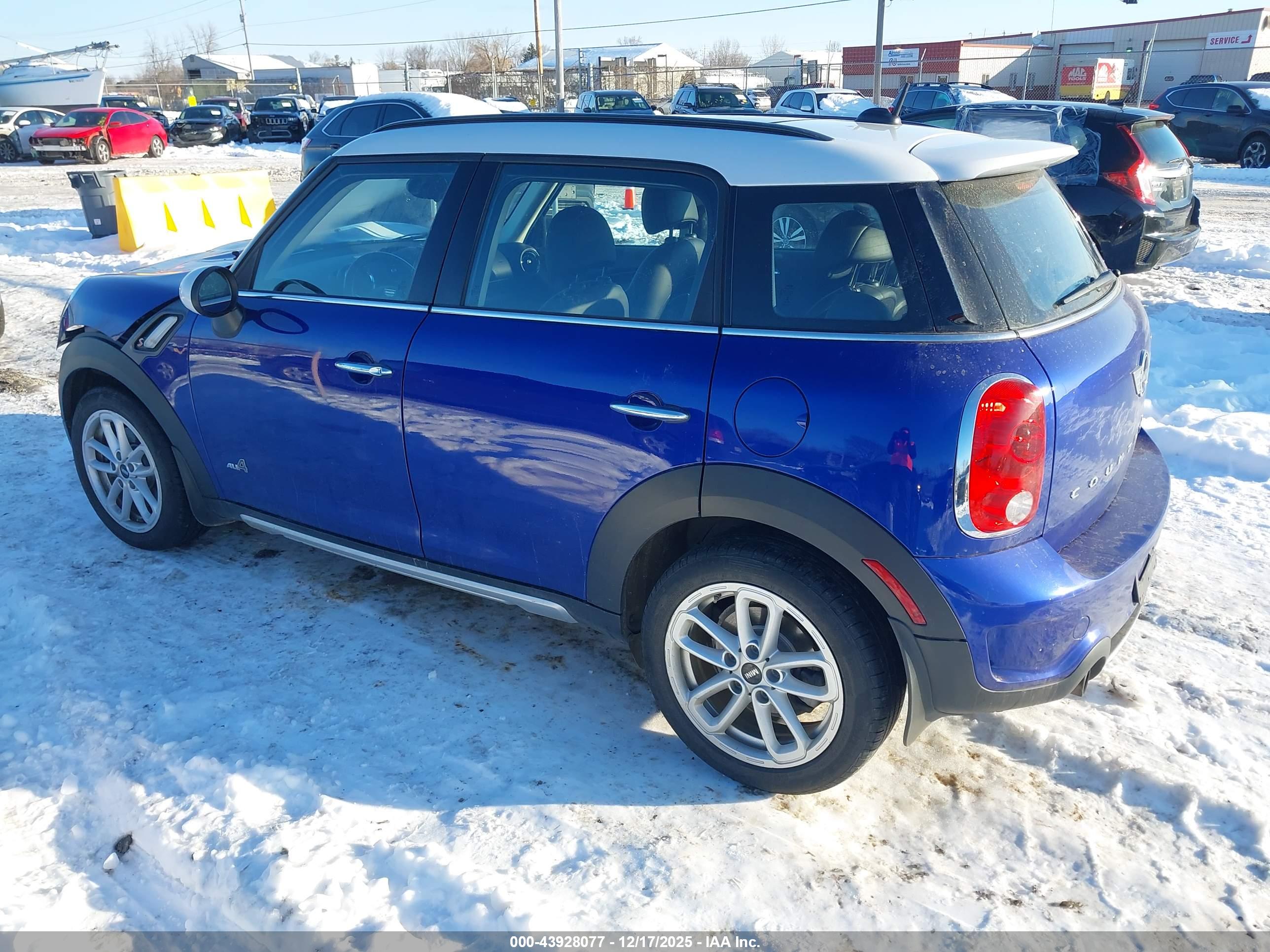 MINI COUNTRYMAN image 3