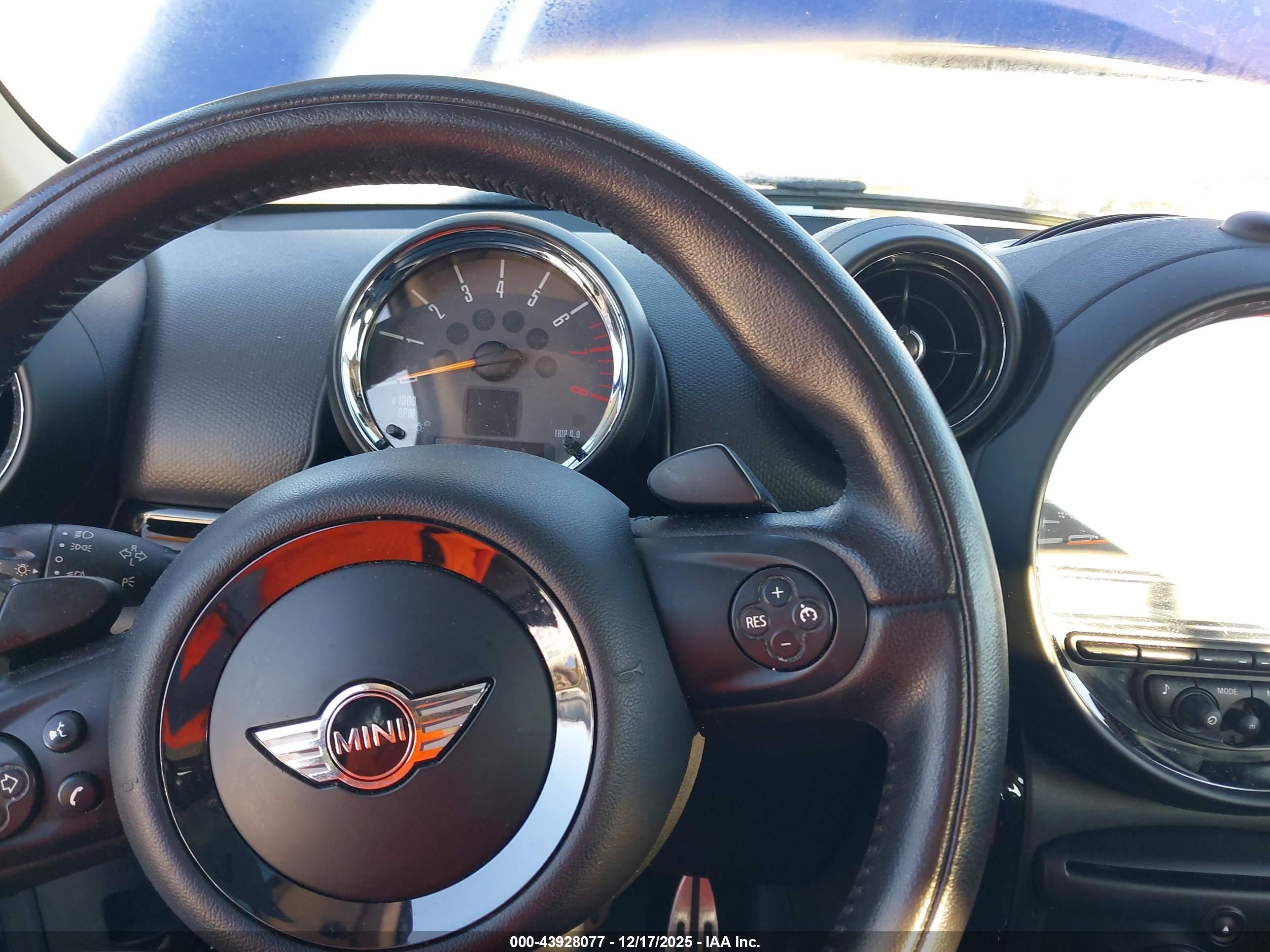 MINI COUNTRYMAN image 7