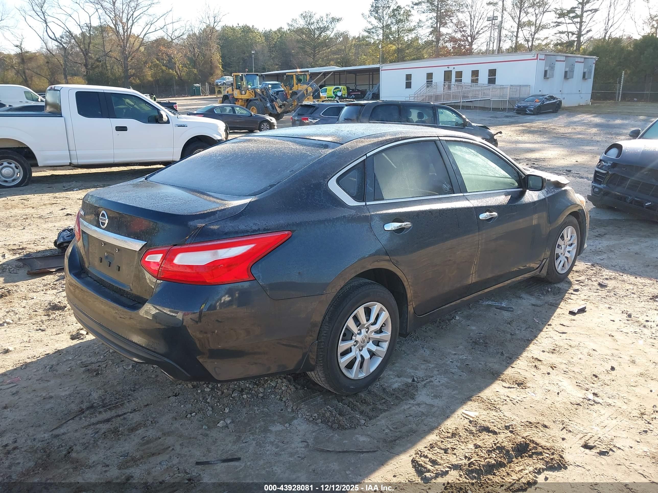 NISSAN ALTIMA image 4